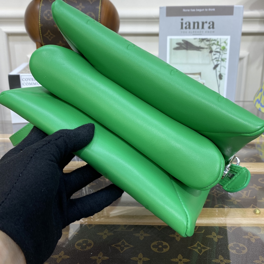 Bagsaaa L0vis Vvtt0n Coussin BB Light Green - 20 x 16 x 7 cm