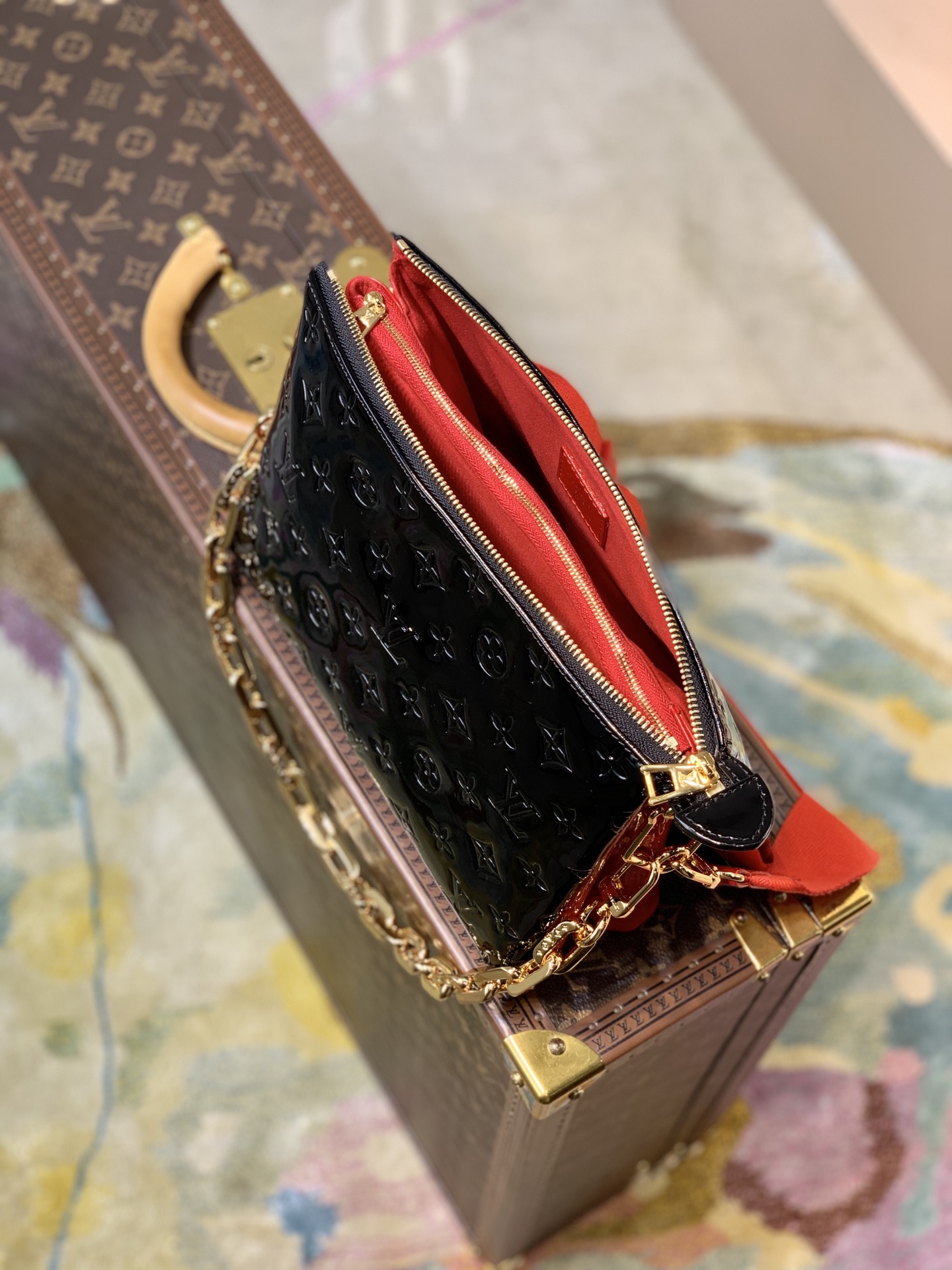 Bagsaaa L0vis Vvtt0n Coussin PM Black and Red Patent Leather - 26 x 20 x 12 cm