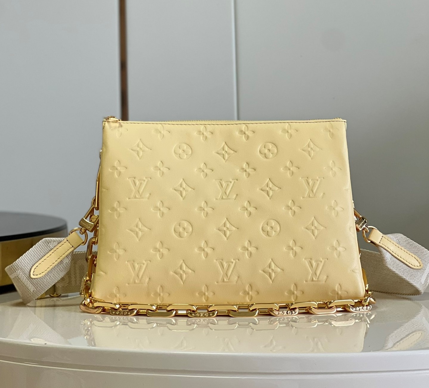 Bagsaaa L0vis Vvtt0n Coussin PM Yellow - 26 x 20 x 12cm