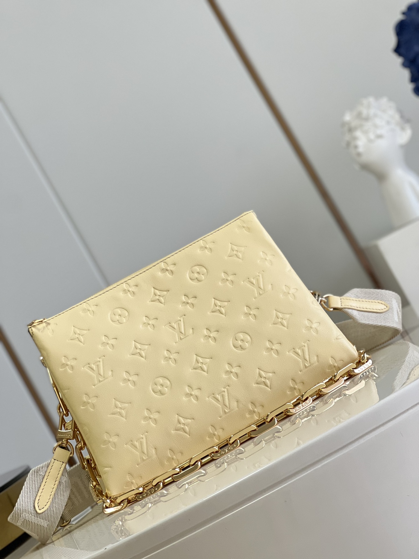 Bagsaaa L0vis Vvtt0n Coussin PM Yellow - 26 x 20 x 12cm