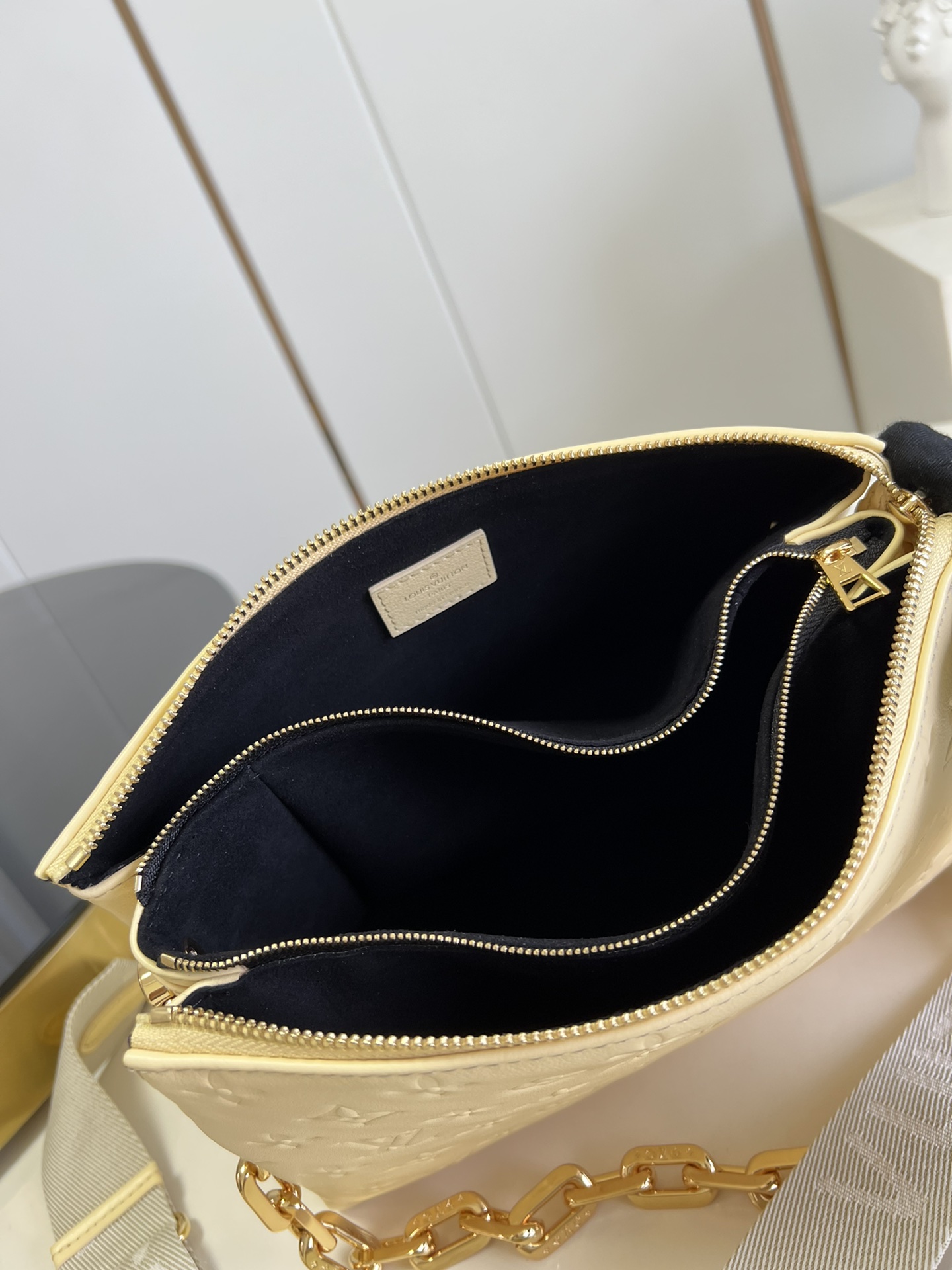 Bagsaaa L0vis Vvtt0n Coussin PM Yellow - 26 x 20 x 12cm