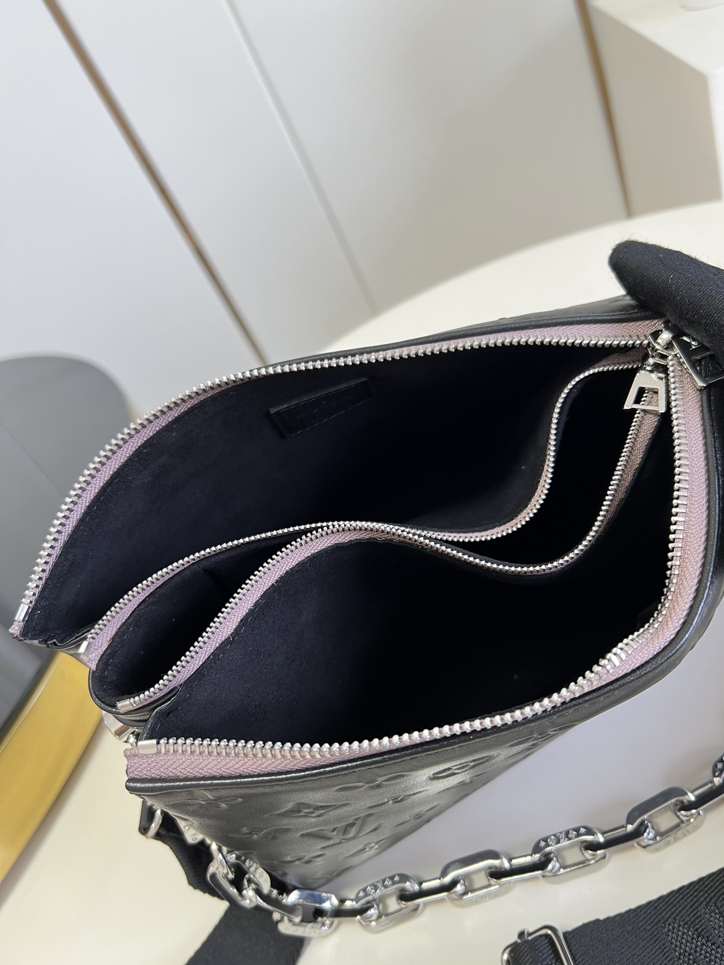 Bagsaaa L0vis Vvtt0n Coussin PM Black Silver Hardware - 26 x 20 x 12cm