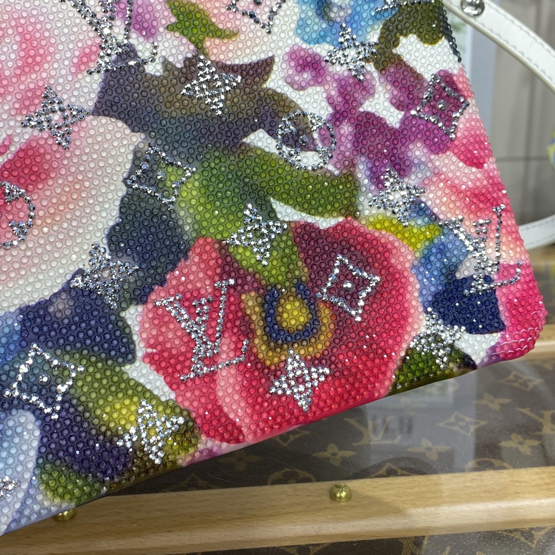 Bagsaaa L0vis Vvtt0n Coussin BB Satin Floral - 20 x 16 x 7 cm