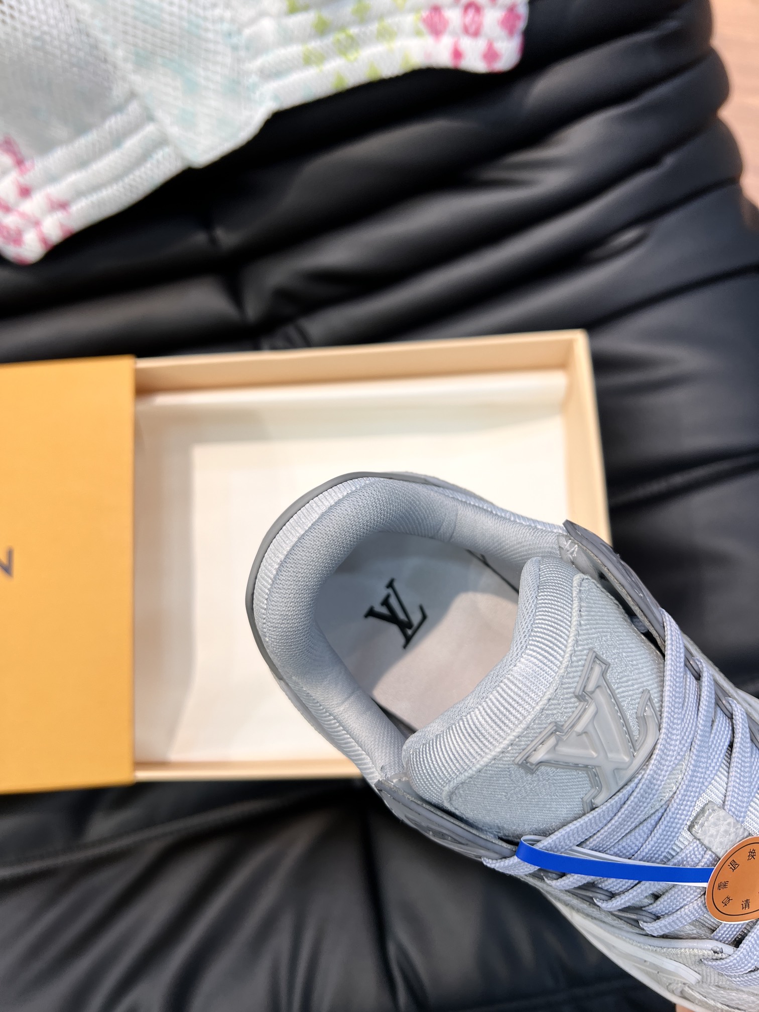 Bagsaaa L0vis Vvtt0n Trainer Sneaker Grey Monogram-embossed grained calf leather