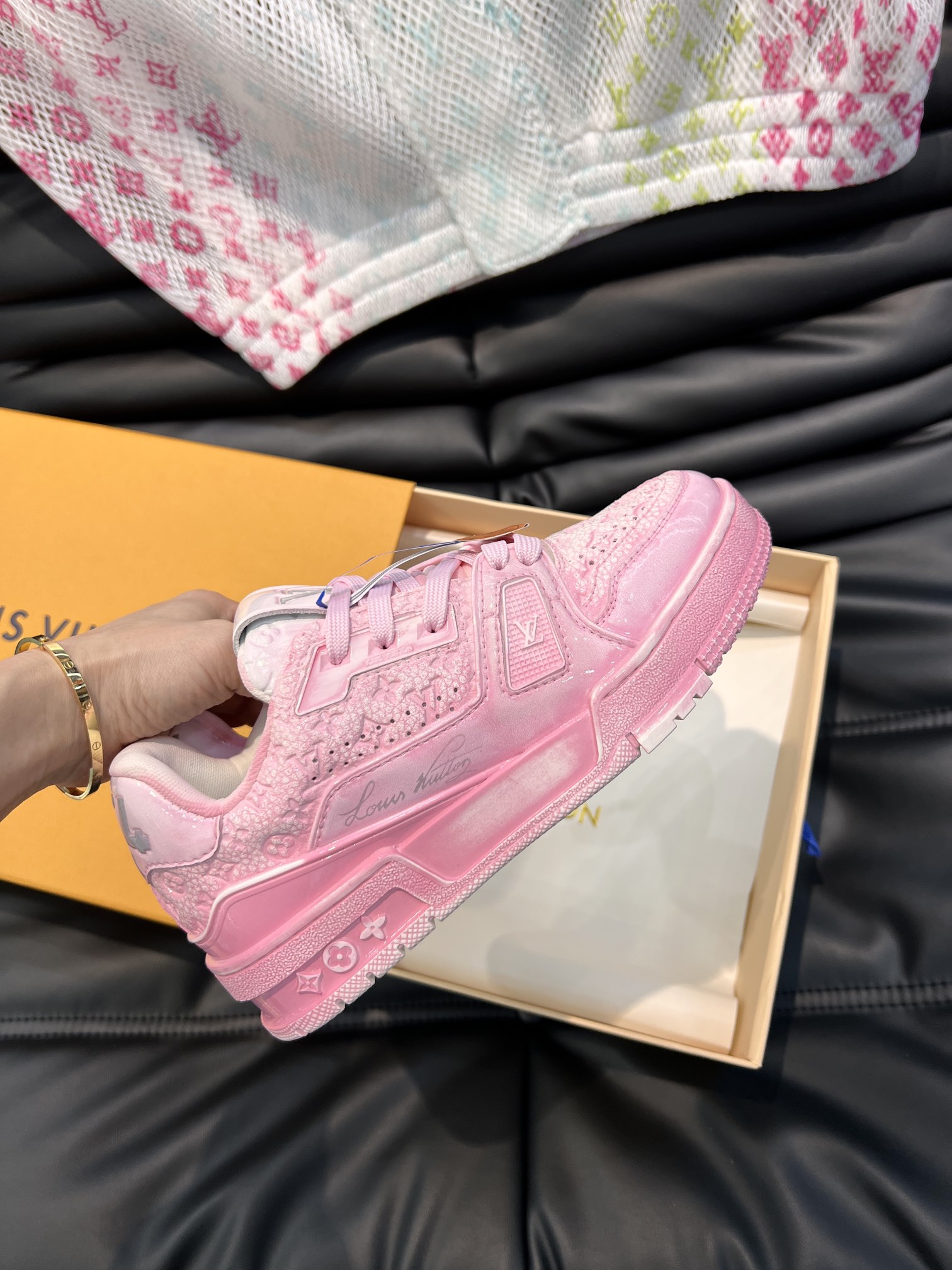 Bagsaaa L0vis Vvtt0n Trainer Sneaker Pink Monogram-embossed grained calf leather