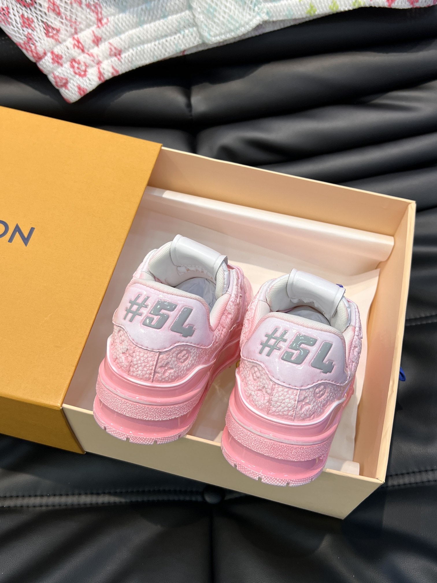 Bagsaaa L0vis Vvtt0n Trainer Sneaker Pink Monogram-embossed grained calf leather