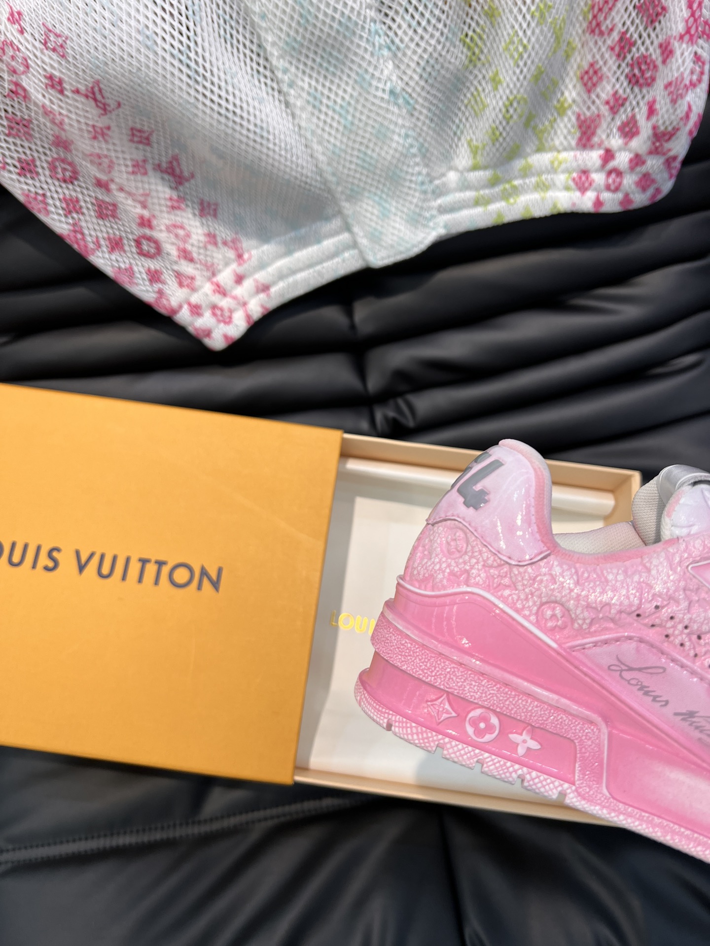 Bagsaaa L0vis Vvtt0n Trainer Sneaker Pink Monogram-embossed grained calf leather