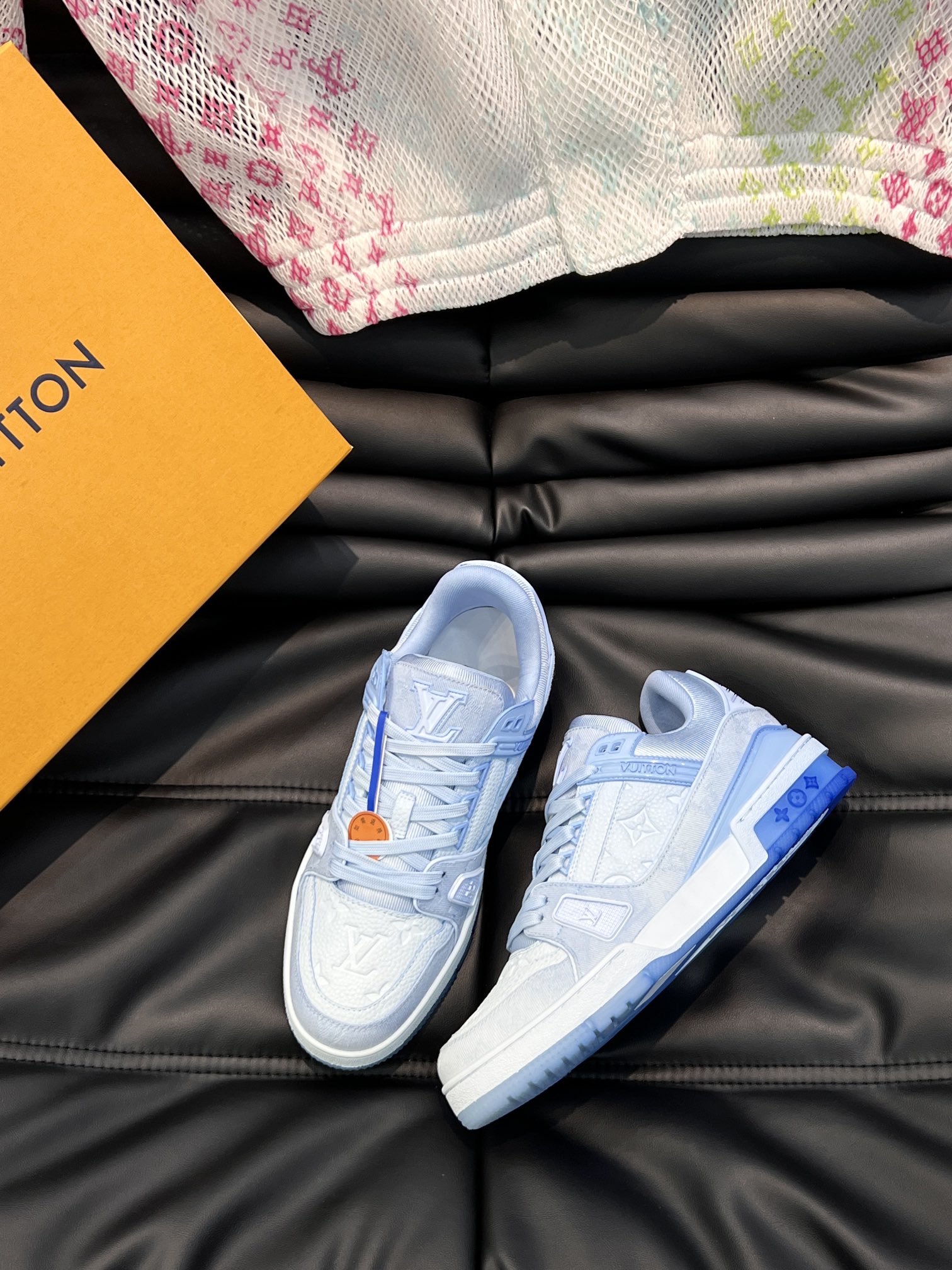 Bagsaaa L0vis Vvtt0n Trainer Sneaker Blue Monogram-embossed grained calf leather