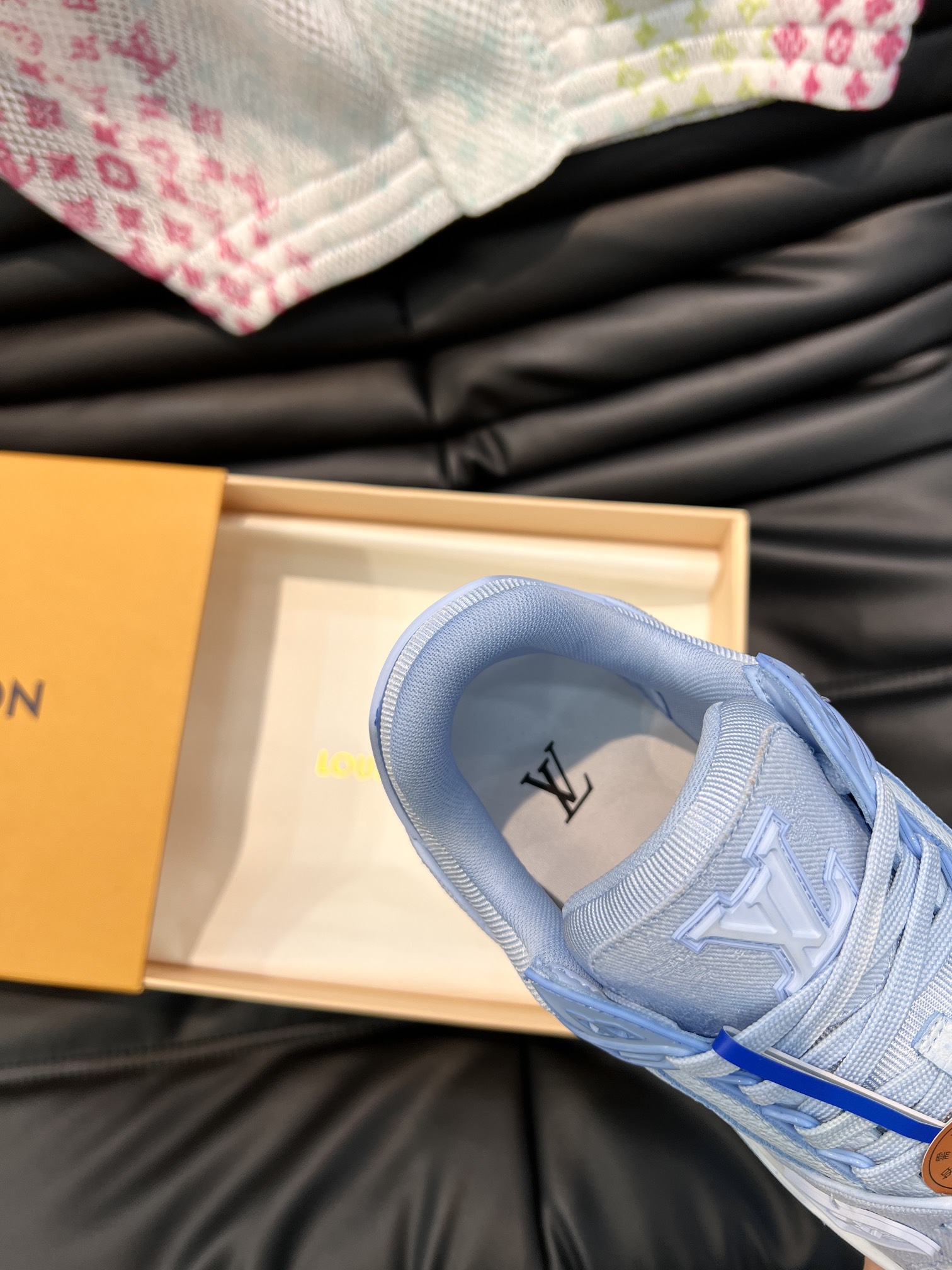 Bagsaaa L0vis Vvtt0n Trainer Sneaker Blue Monogram-embossed grained calf leather