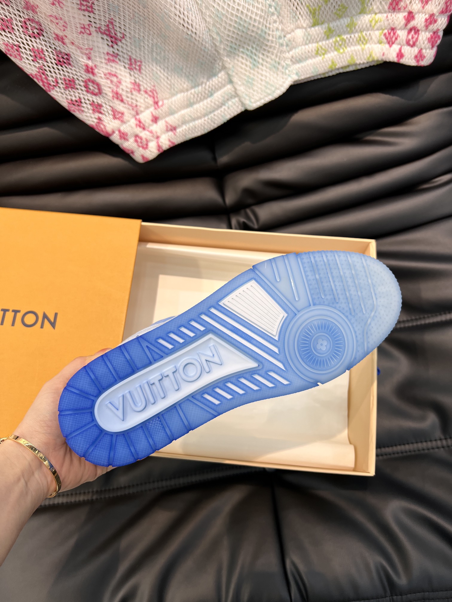 Bagsaaa L0vis Vvtt0n Trainer Sneaker Blue Monogram-embossed grained calf leather