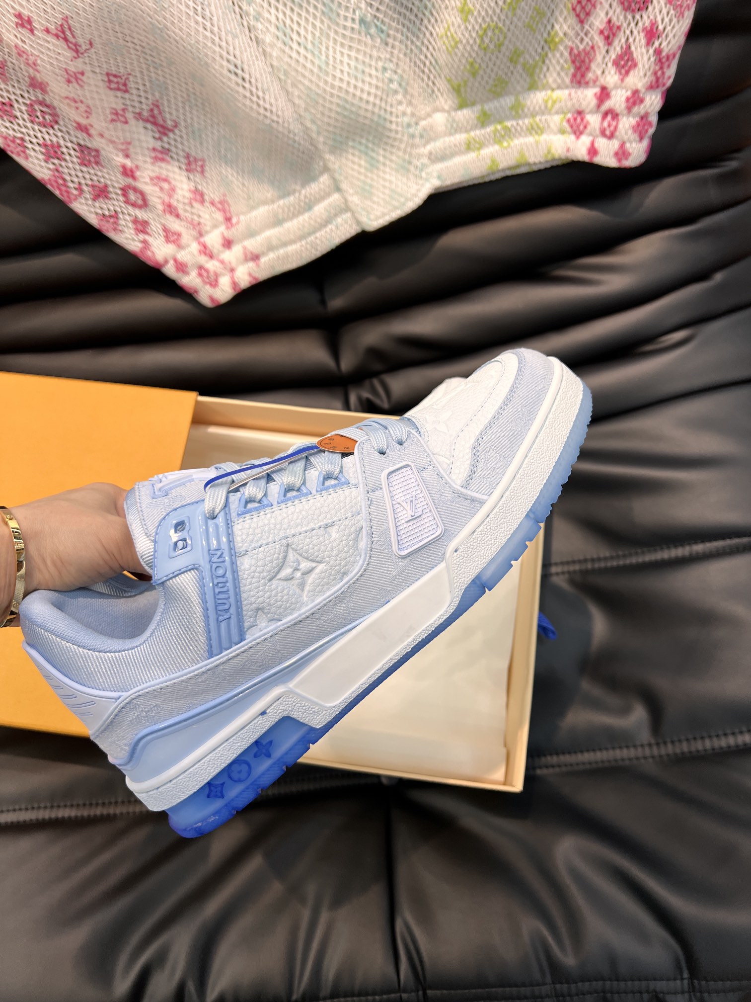 Bagsaaa L0vis Vvtt0n Trainer Sneaker Blue Monogram-embossed grained calf leather