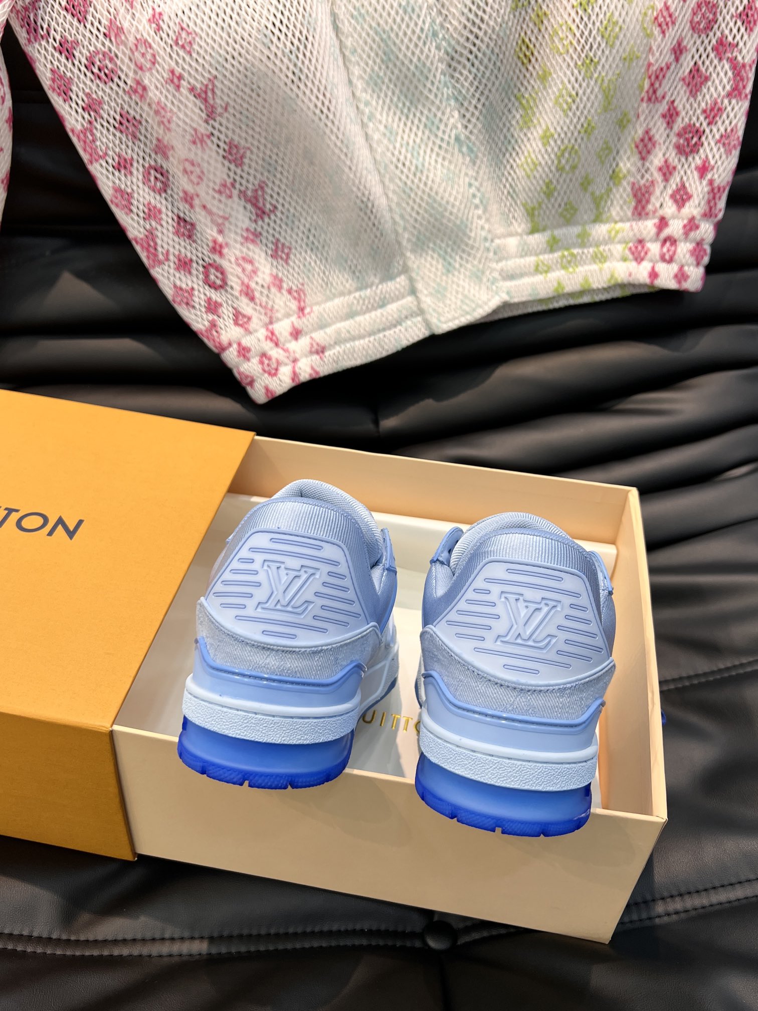 Bagsaaa L0vis Vvtt0n Trainer Sneaker Blue Monogram-embossed grained calf leather