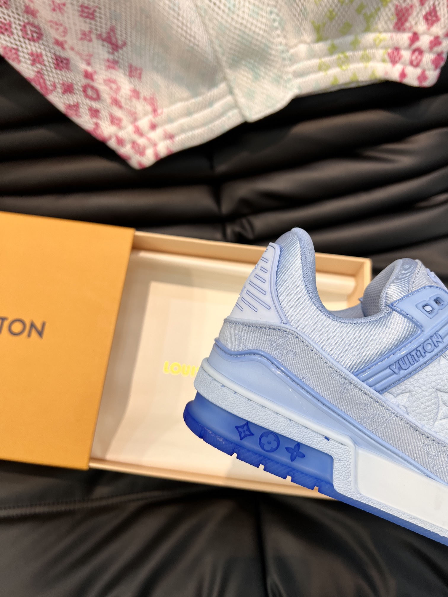 Bagsaaa L0vis Vvtt0n Trainer Sneaker Blue Monogram-embossed grained calf leather