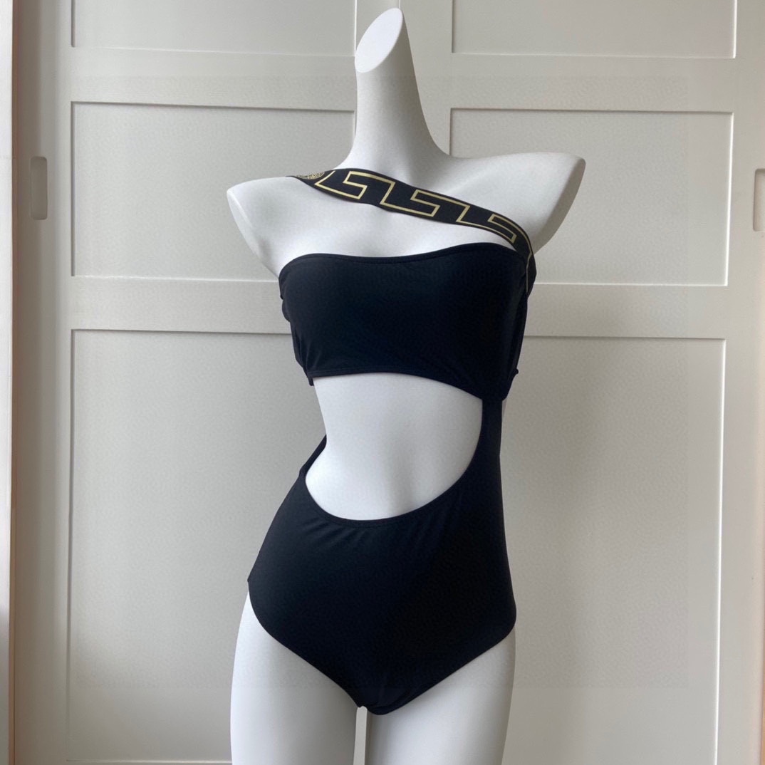 Bagsaaa Versace Swimwear Black And Gold