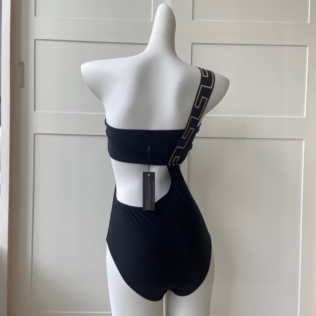 Bagsaaa Versace Swimwear Black And Gold
