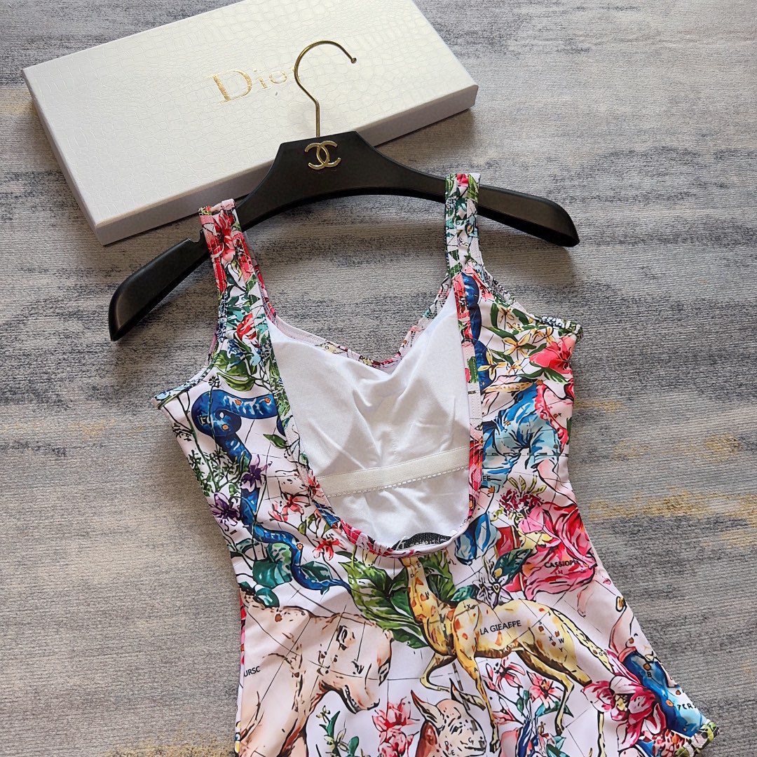 Bagsaaa D10r Swimwear One Piece White