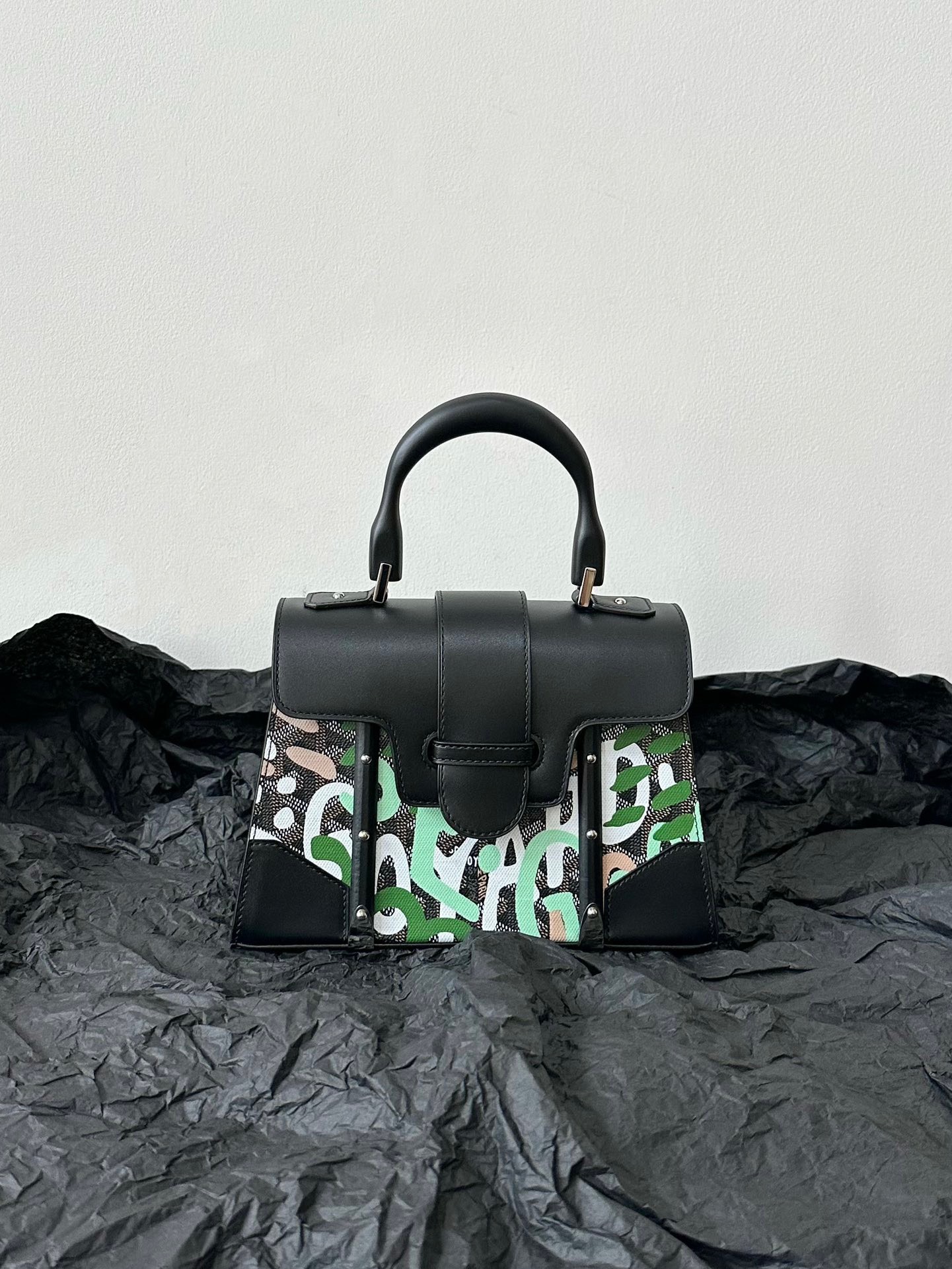Bagsaaa G09ard Saigon Structure Mini Black Bag - 15 cm x 7.5 cm x 20 cm