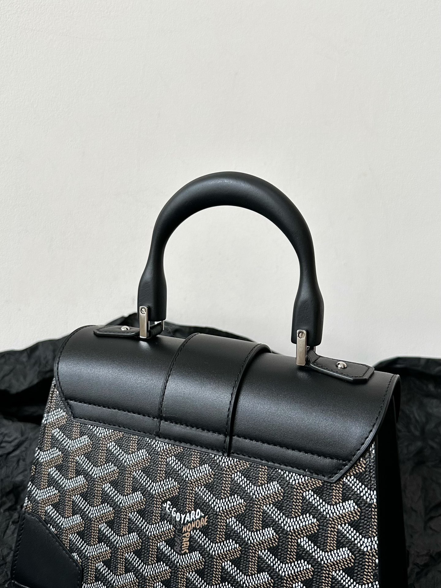 Bagsaaa G09ard Saigon Structure Mini Black Bag - 15 cm x 7.5 cm x 20 cm