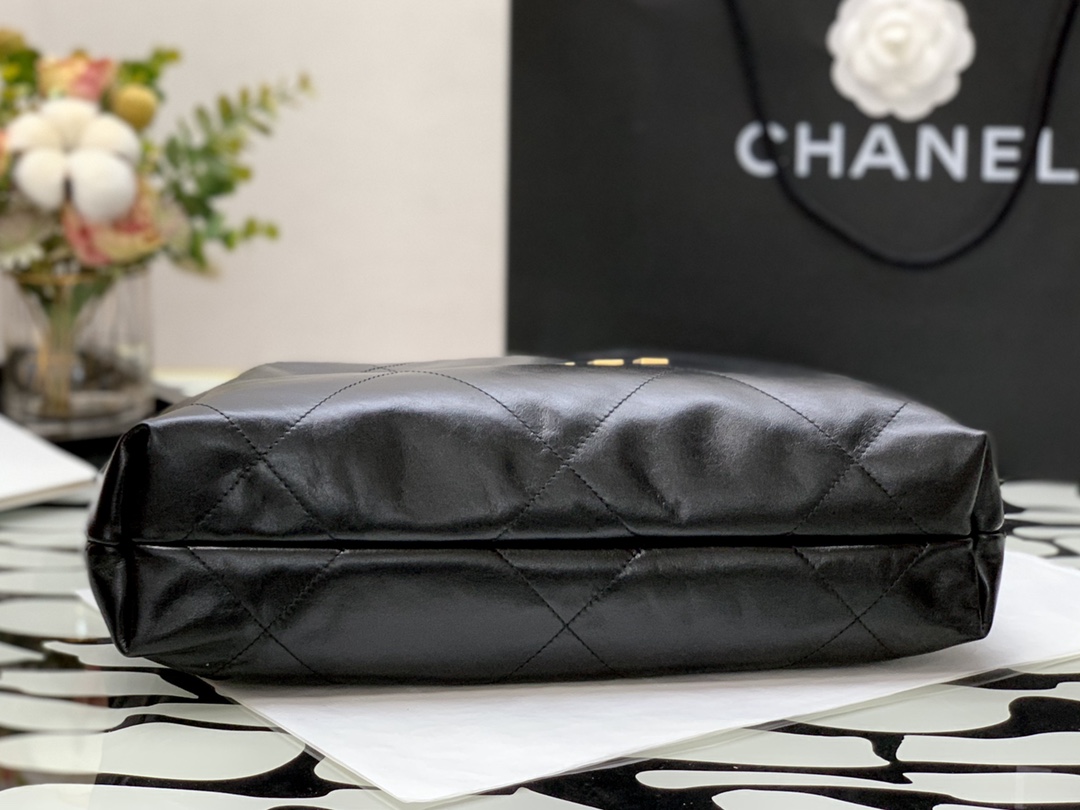 Bagsaaa Ch**el 22 small tote bag black gold hardware