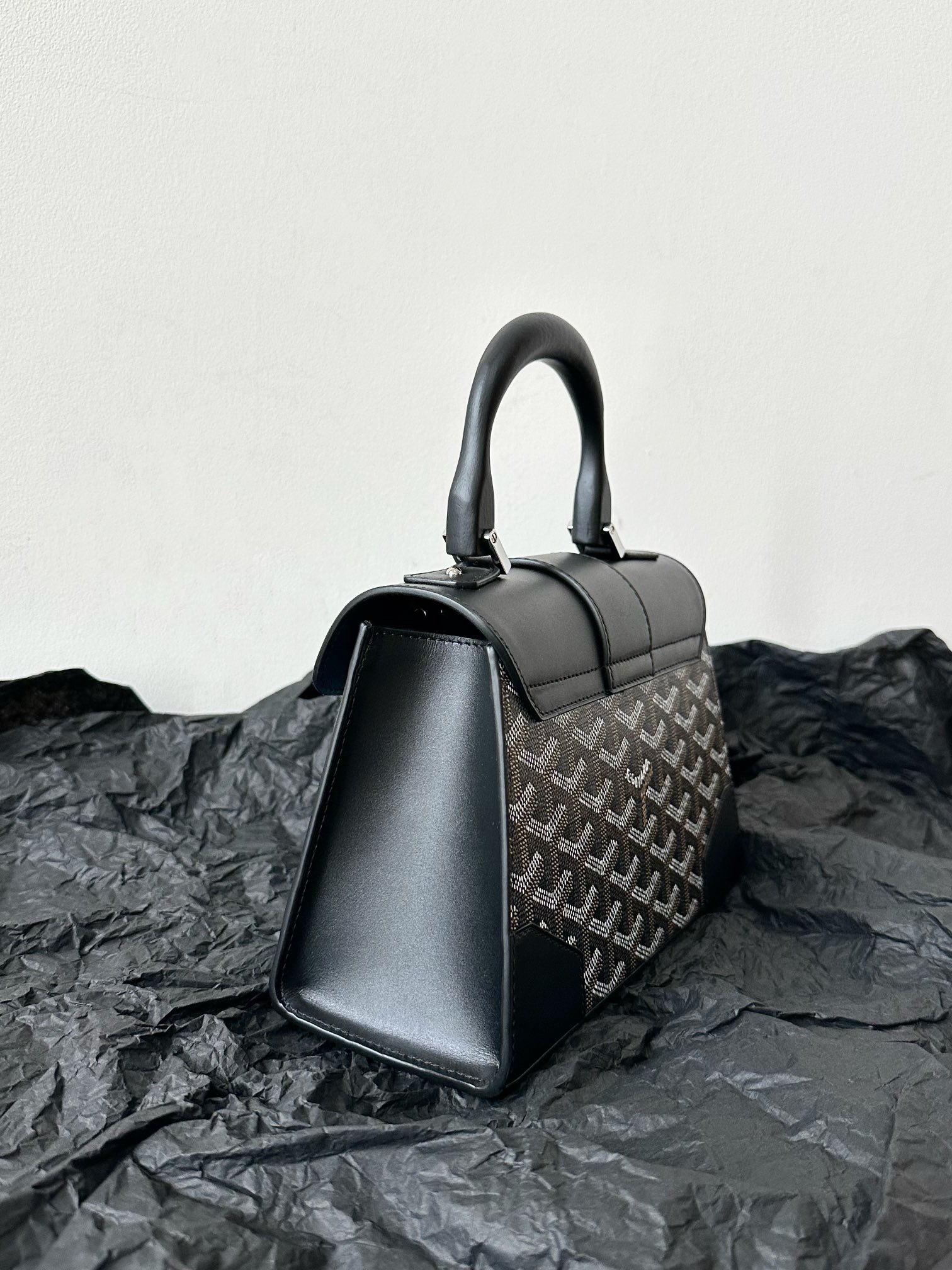 Bagsaaa G09ard Saigon Structure Mini Black and Blue Bag - 15 cm x 7.5 cm x 20 cm