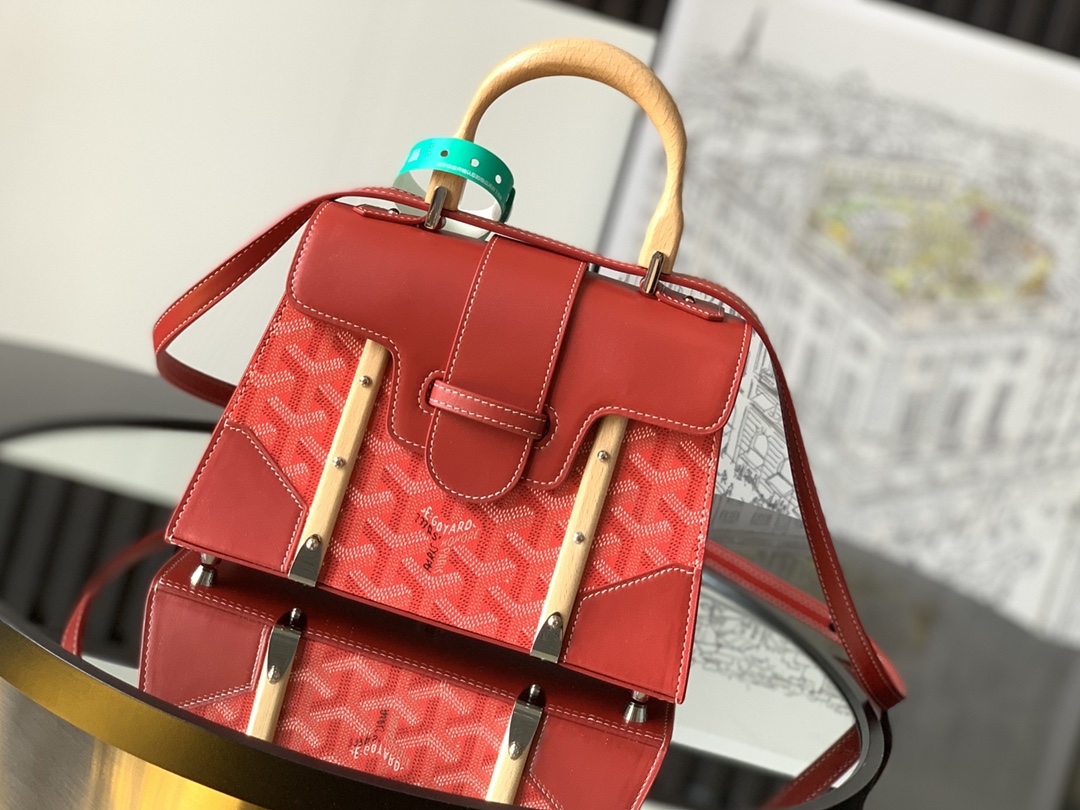 Bagsaaa G09ard Saigon Structure Mini Red Bag - 15 cm x 7.5 cm x 20 cm