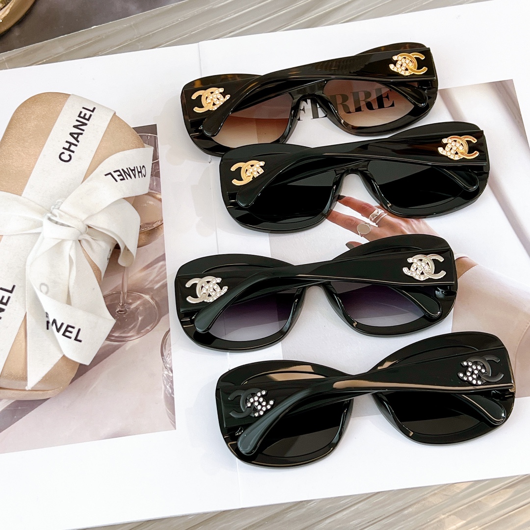 Bagsaaa Ch**el Sunglasses
