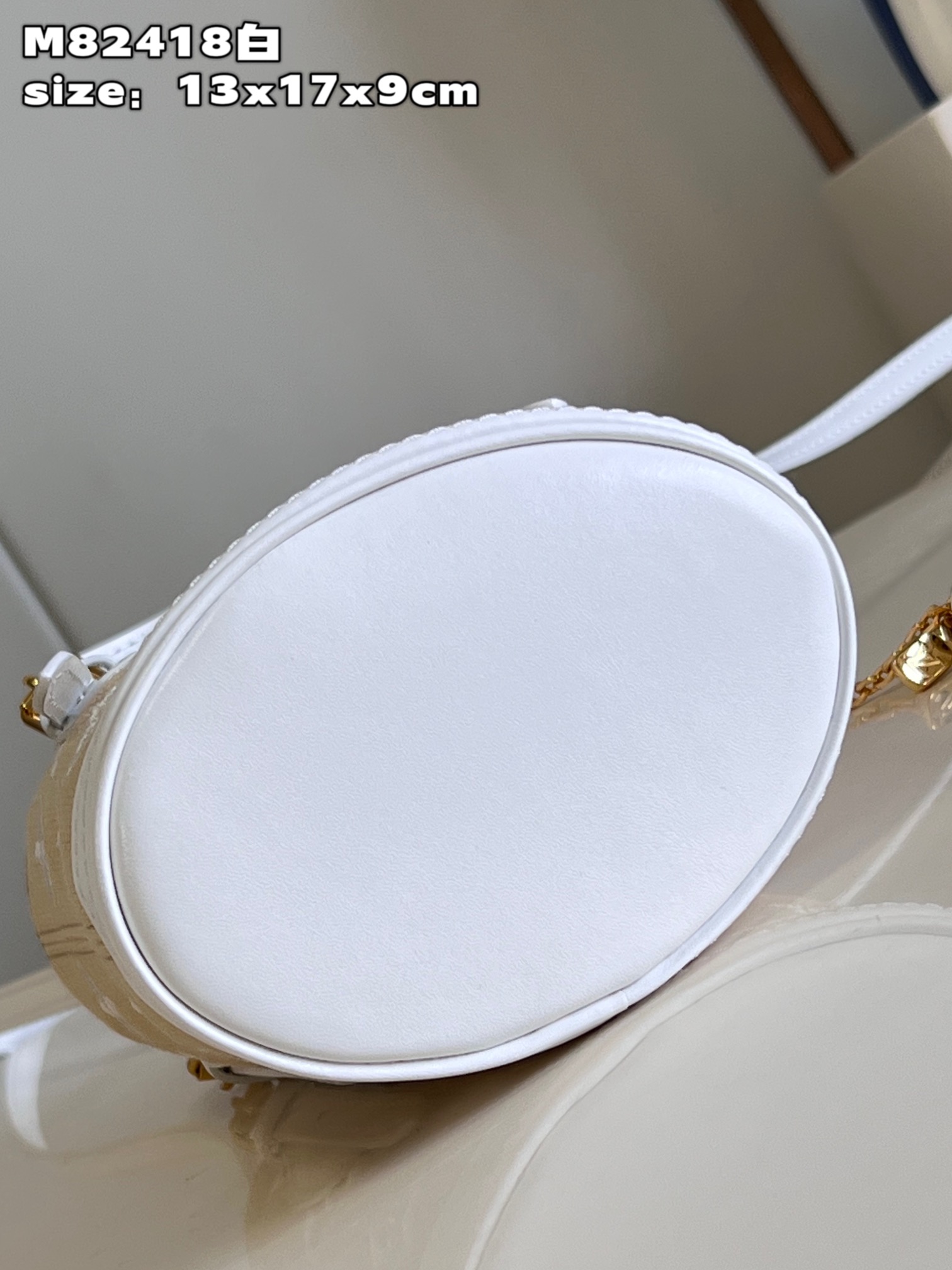 Bagsaaa L0vis Vvtt0n Bucket Nano Bag White Beige With Lotus Cotton - 13 x 17 x 9 cm