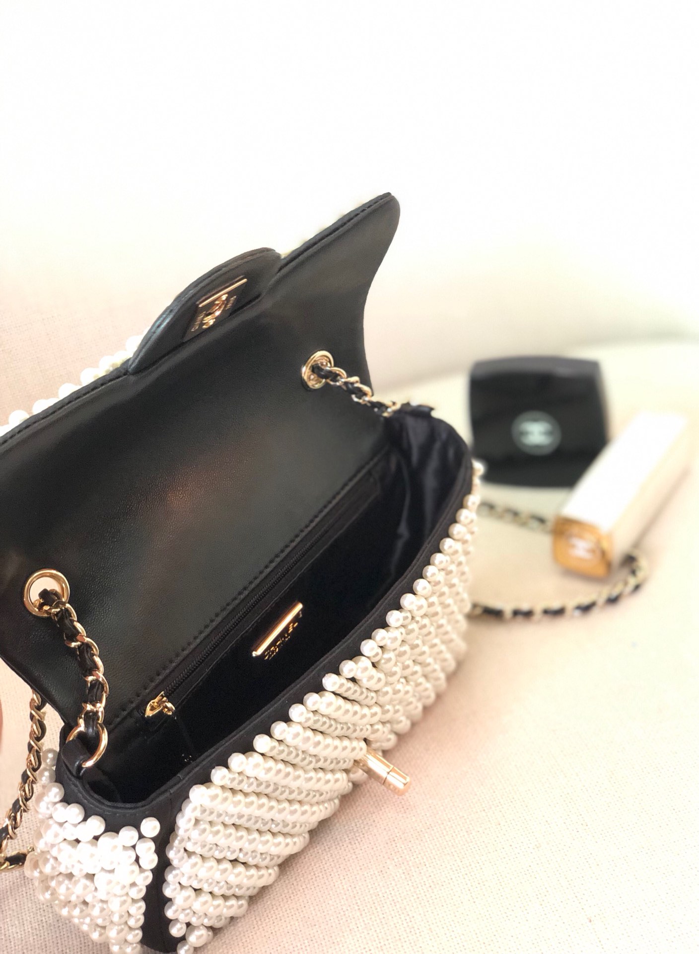 Ch**el Flap Pearl Bag 20cm