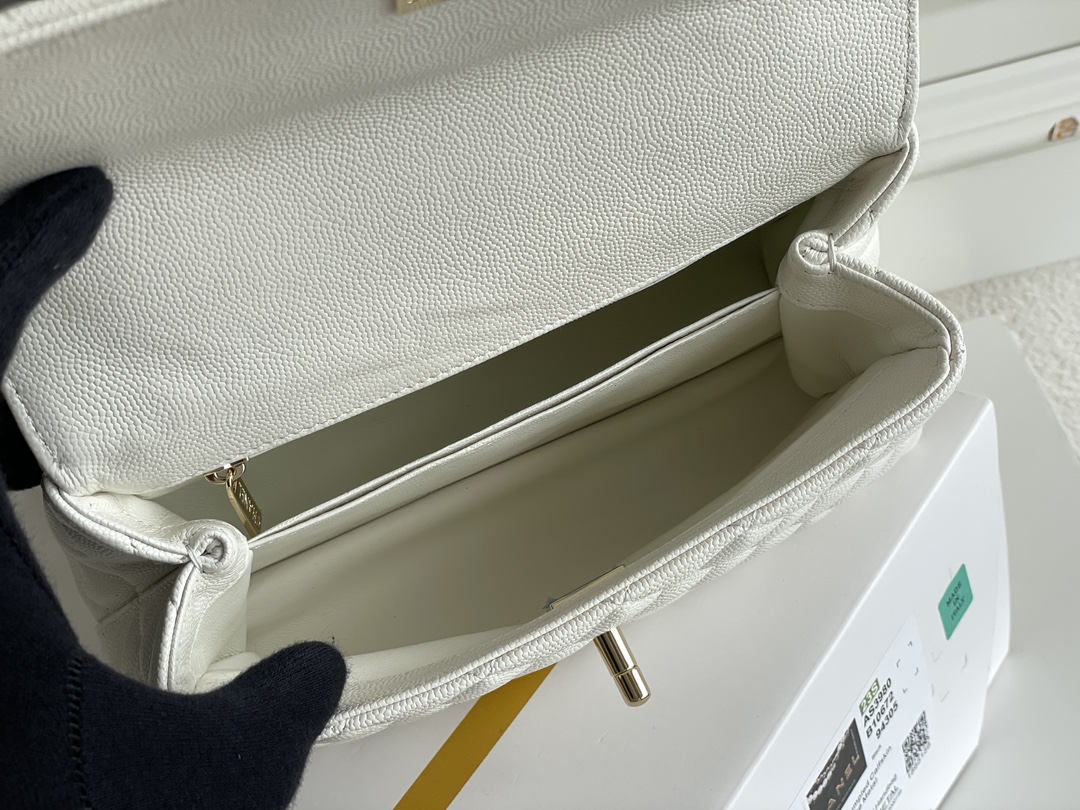 Bagsaaa Ch**el Coco Handle White Bag - 24x14x10cm