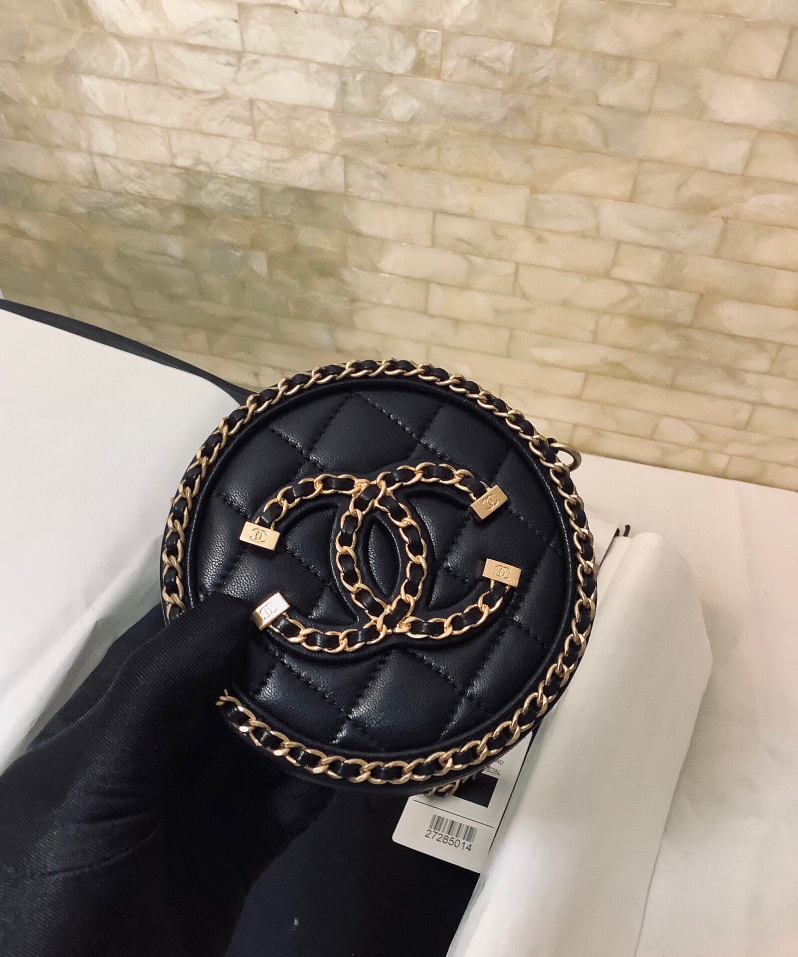 Bagsaaa Ch**el Around CC Filigree Goatskin - 12cm