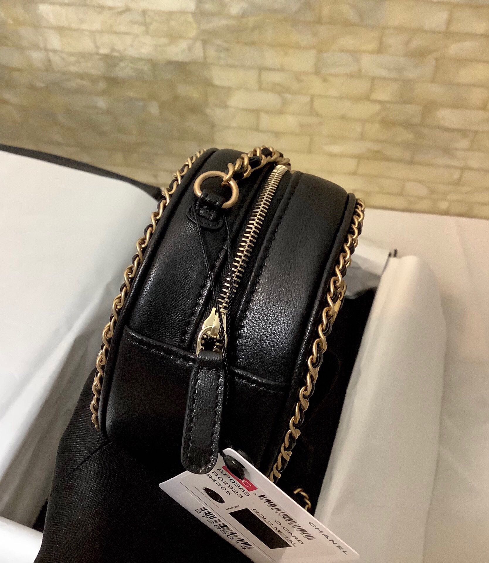 Bagsaaa Ch**el Around CC Filigree Goatskin - 12cm