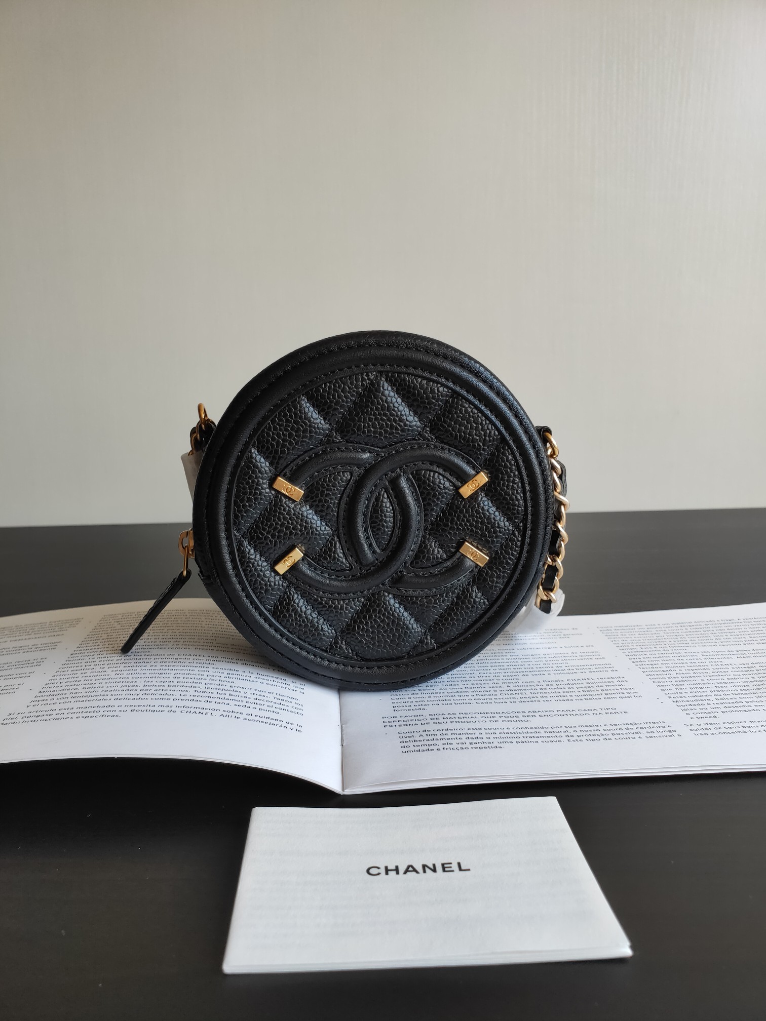 Bagsaaa Ch**el Around CC Filigree Black - 12cm