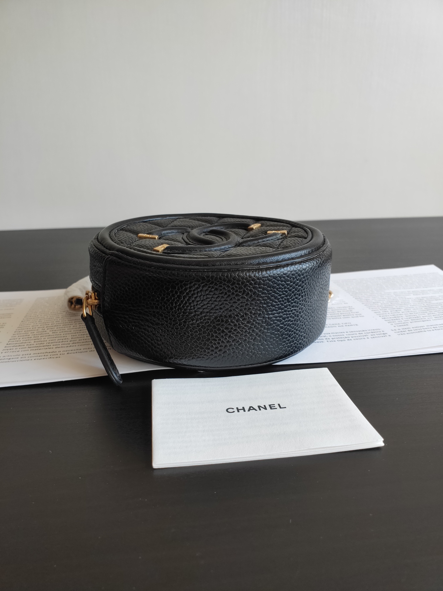 Bagsaaa Ch**el Around CC Filigree Black - 12cm