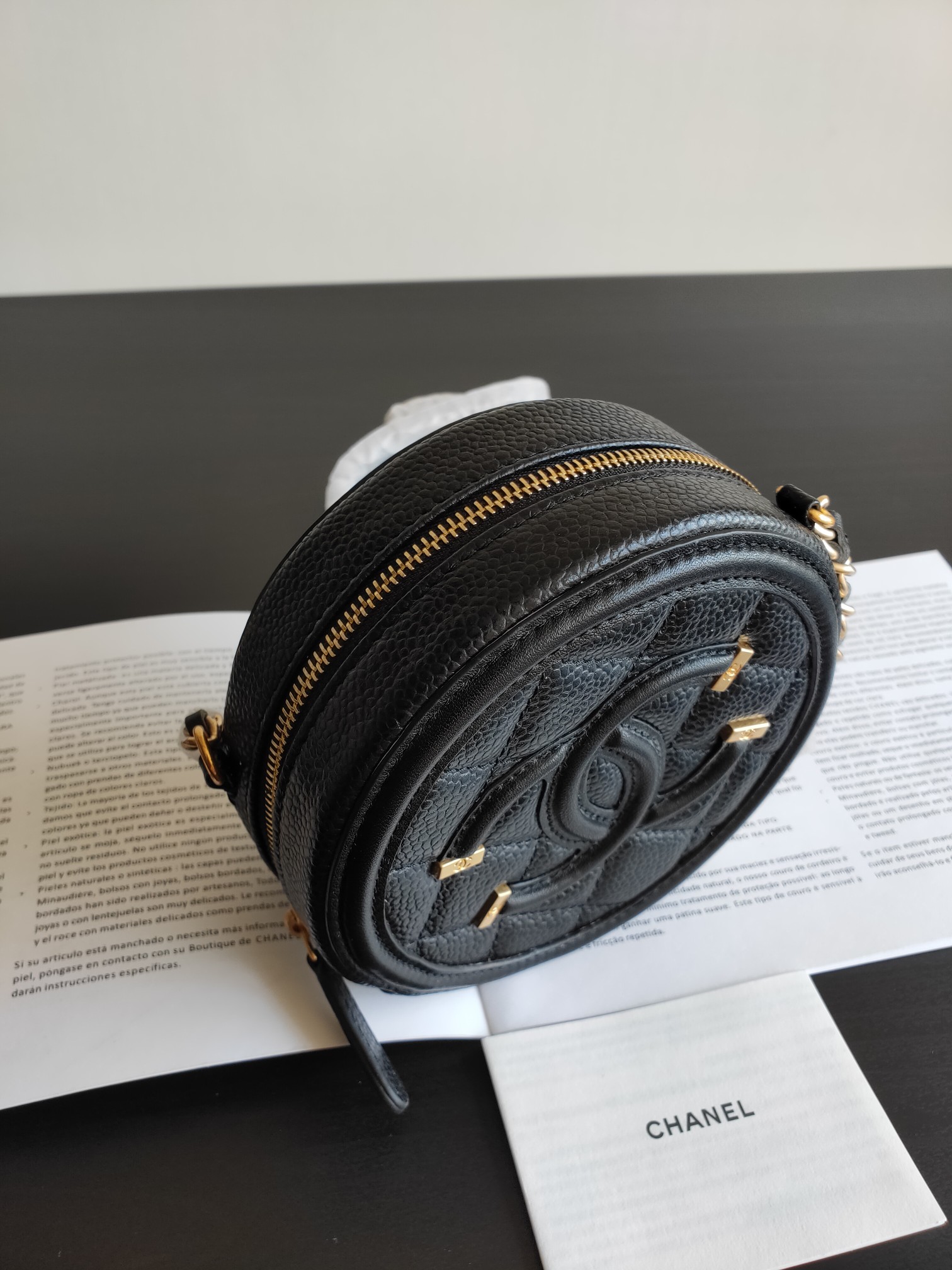 Bagsaaa Ch**el Around CC Filigree Black - 12cm