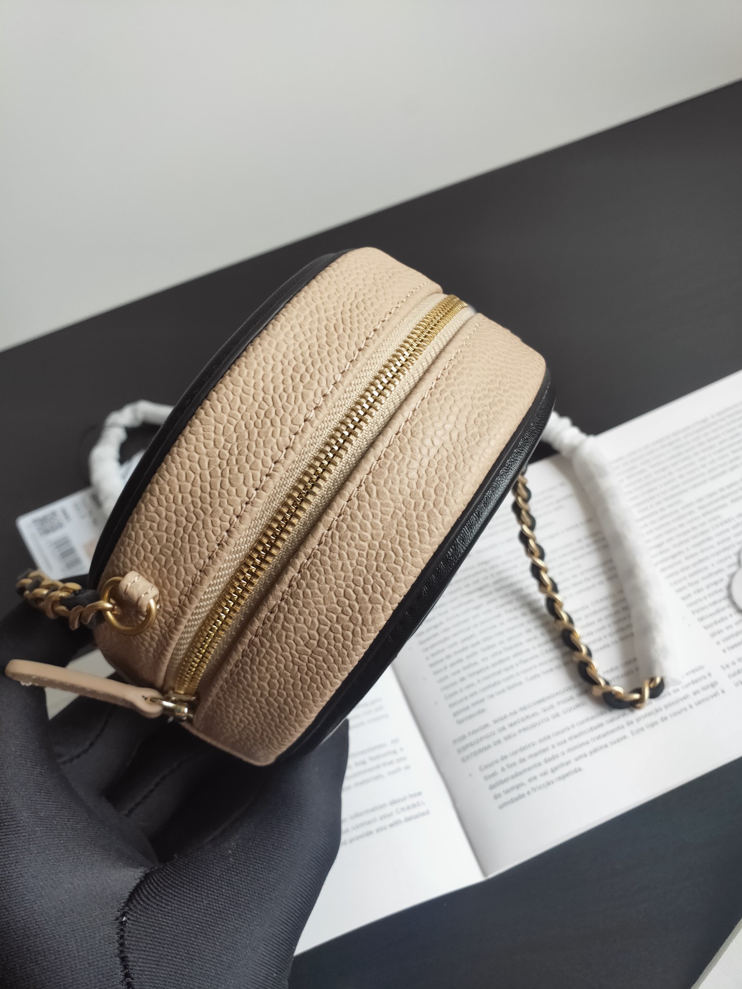 Bagsaaa Ch**el Around CC Filigree Beige - 12cm