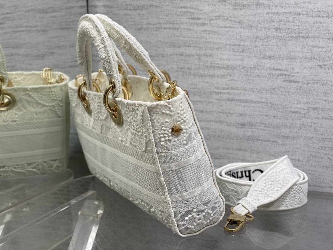 Bagsaaa D10r Lady D-Joy Embroidery with Macramé Effect - 26 *13.5 *5cm