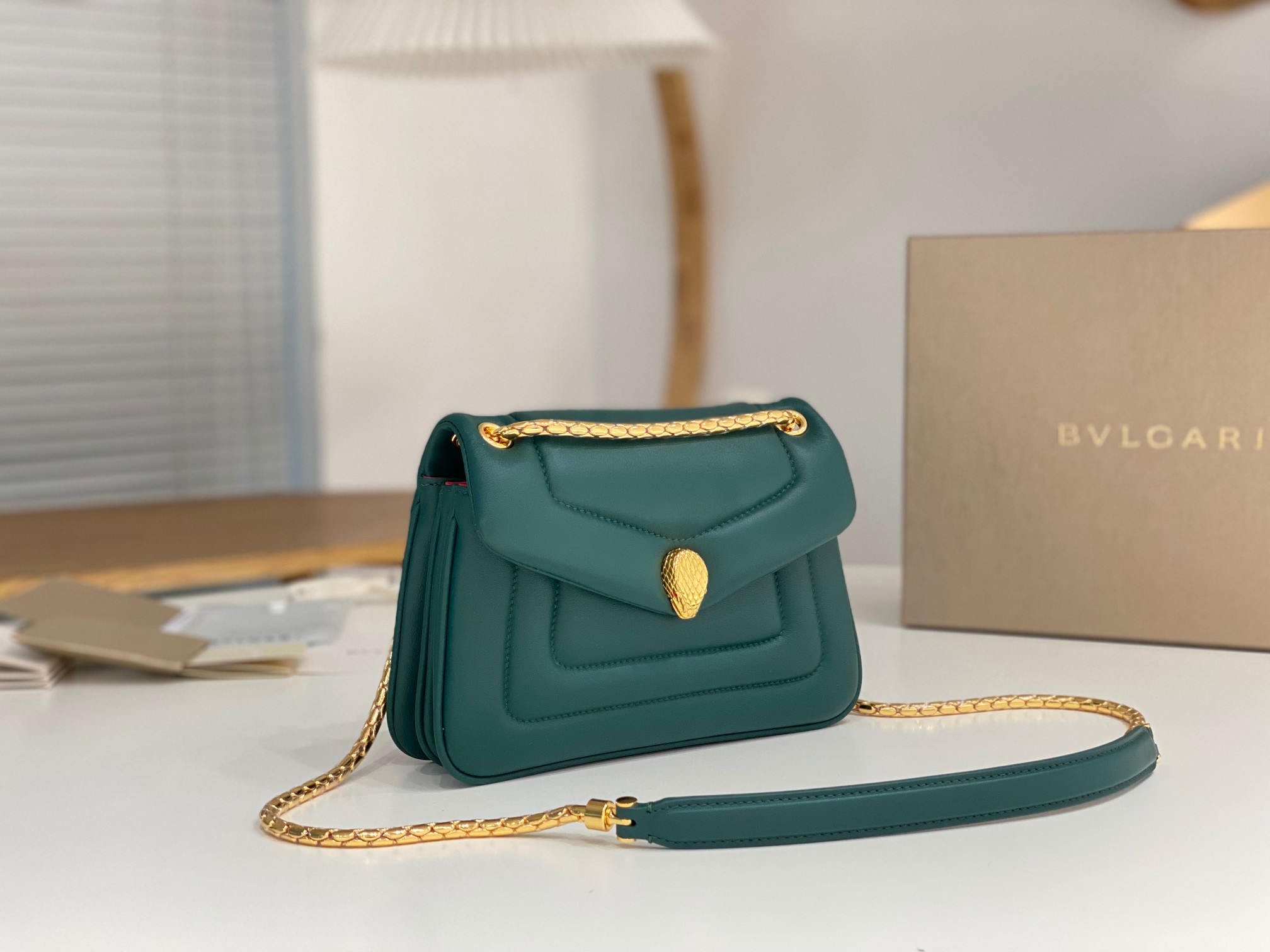 Bagsaaa Bv1g*ai Serpenti Reverse Green Bag - 22.5 X 15 X 7cm
