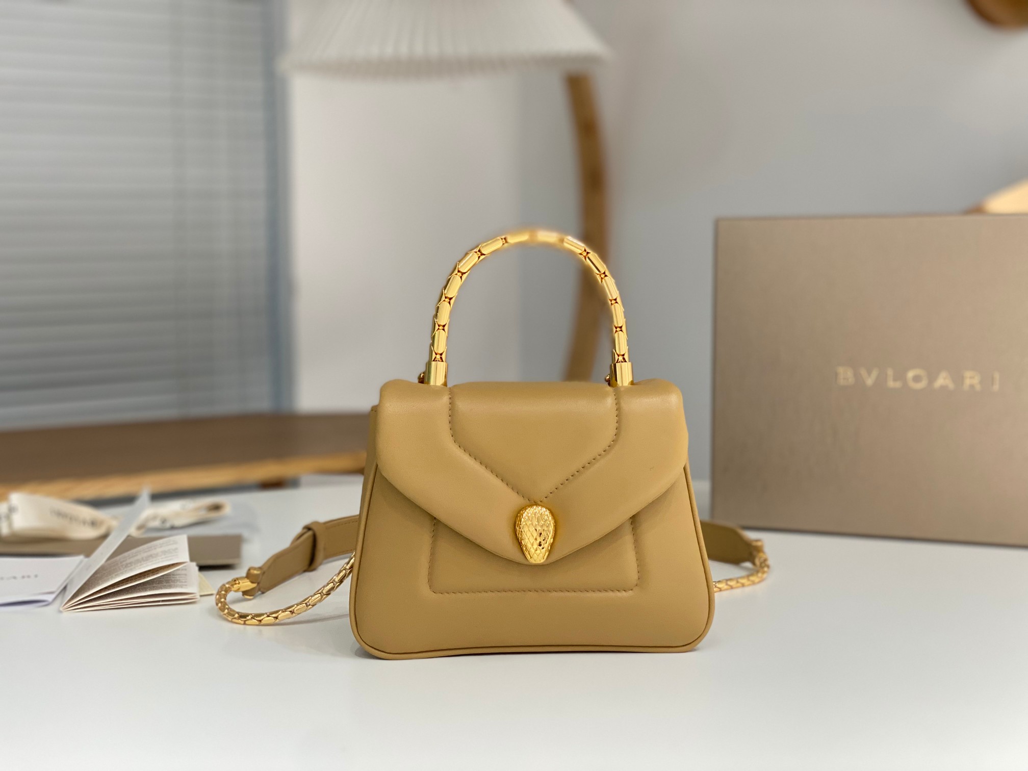Bagsaaa Bv1g*ai Serpenti Reverse Top Handle Beige Bag - 22.5 X 15 X 7cm