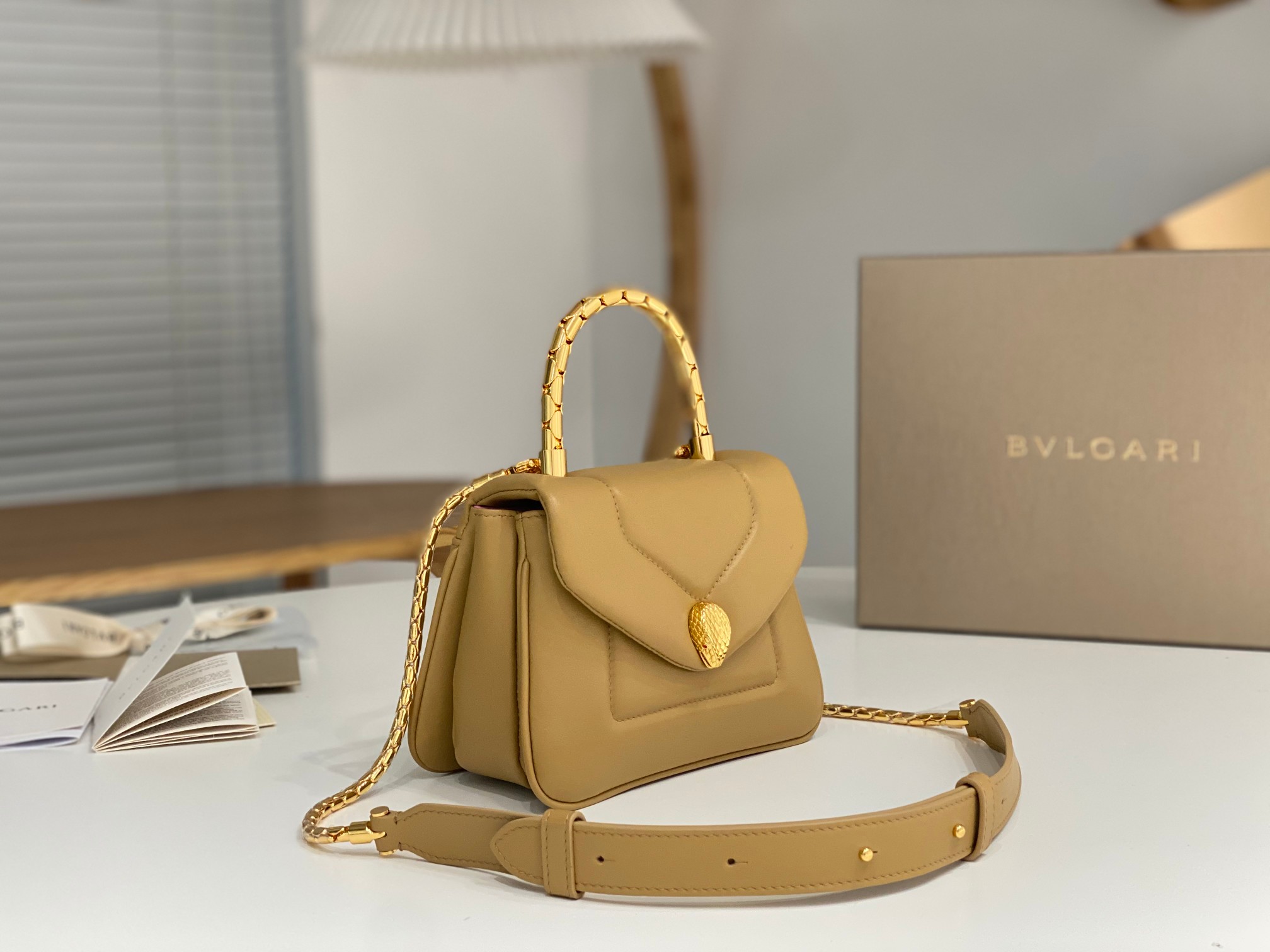 Bagsaaa Bv1g*ai Serpenti Reverse Top Handle Beige Bag - 22.5 X 15 X 7cm