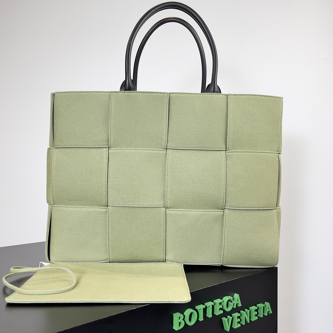 Bagsaaa B0tt*ga Ven*ta Tote - 26*20*12