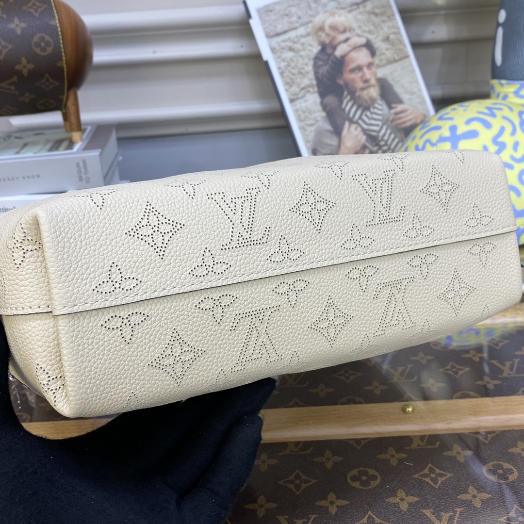 LV WHY KNOT PM BAG CREAM M20701