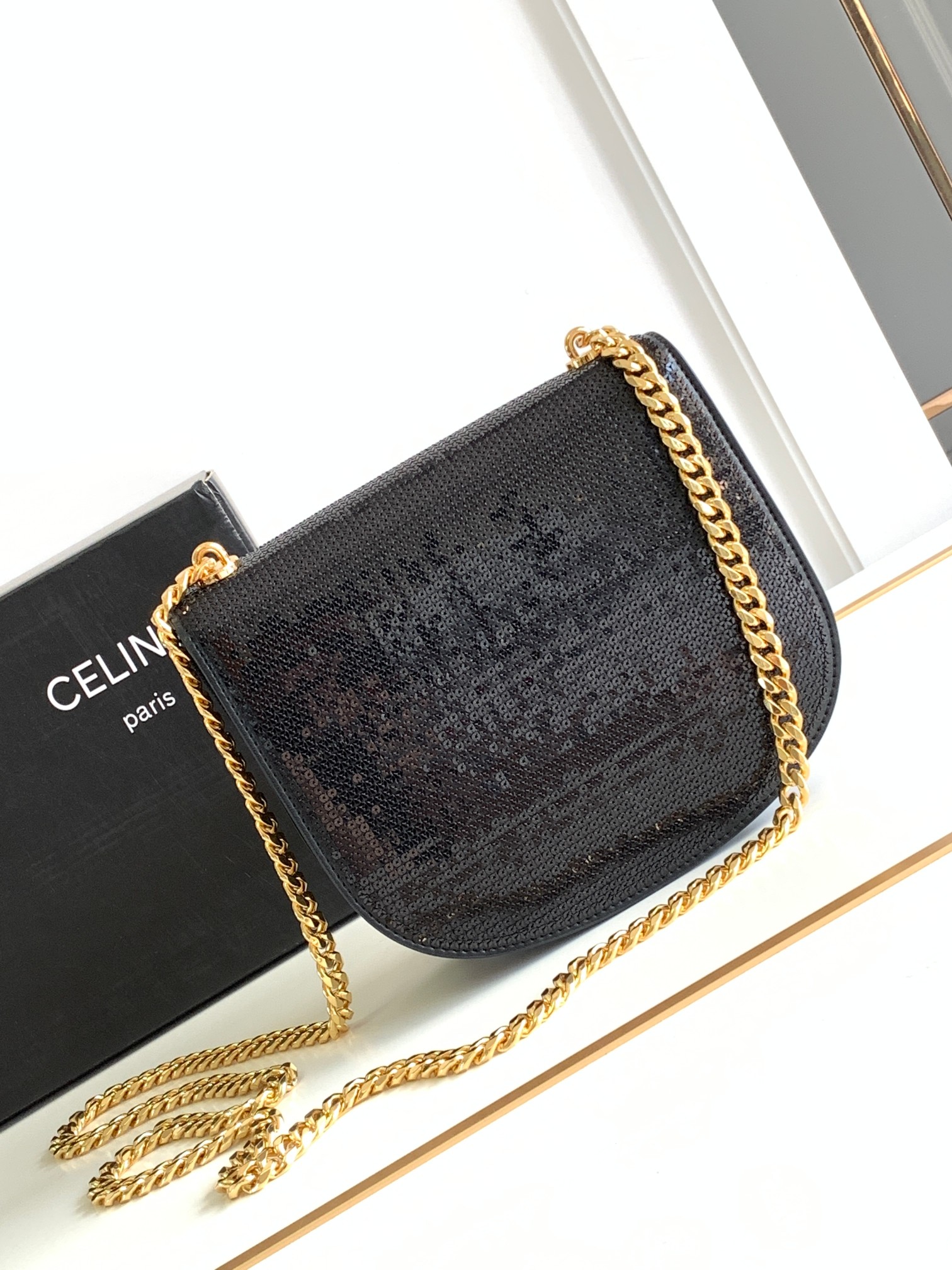 Bagsaaa Ce1i*e Teen Chain Besace in Black - 19 X 15 X 6 cm