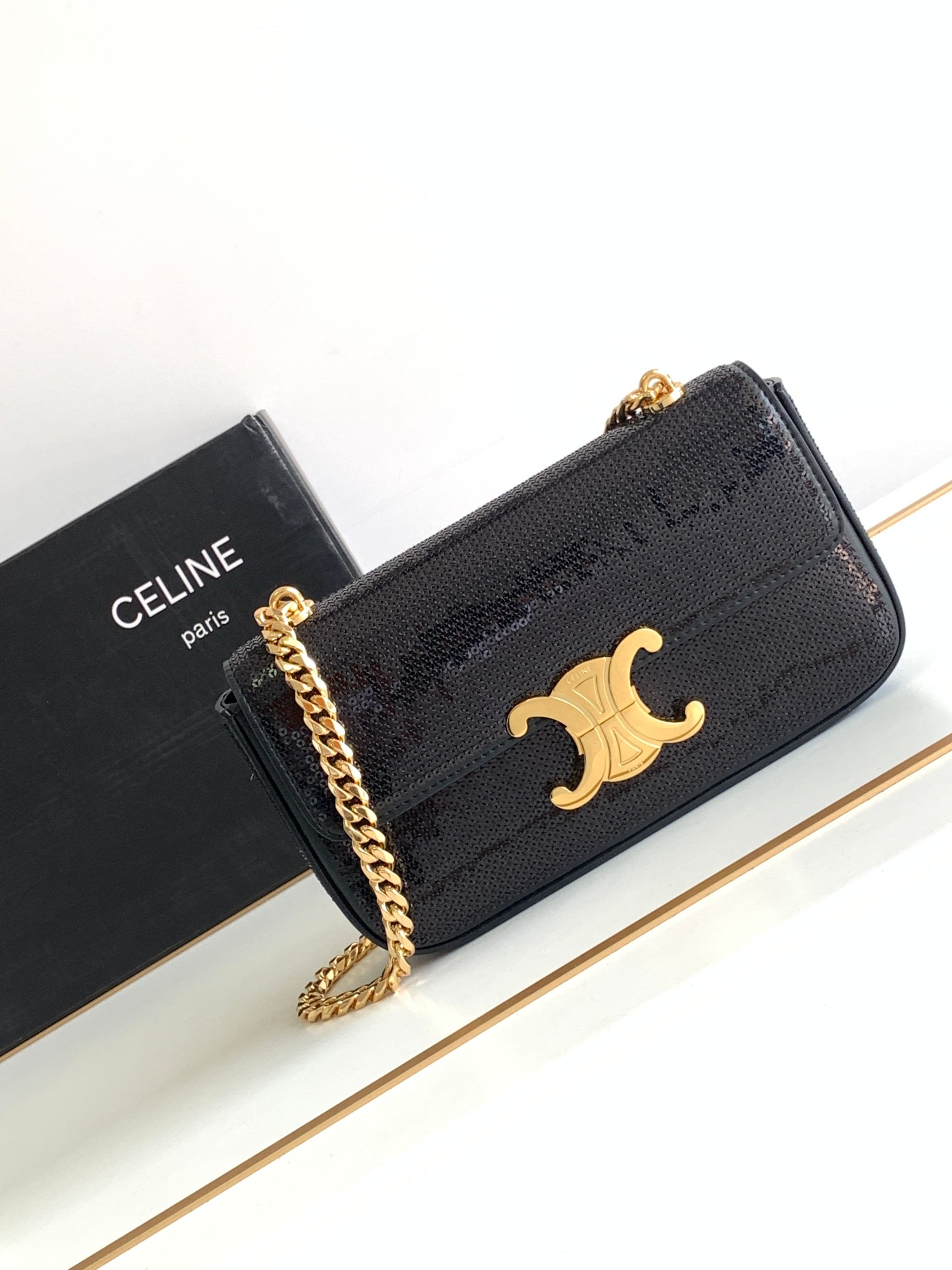 Bagsaaa Ce1i*e Chain Shoulder Bag Triomphe in black - 20.5 X 10.5 X 4