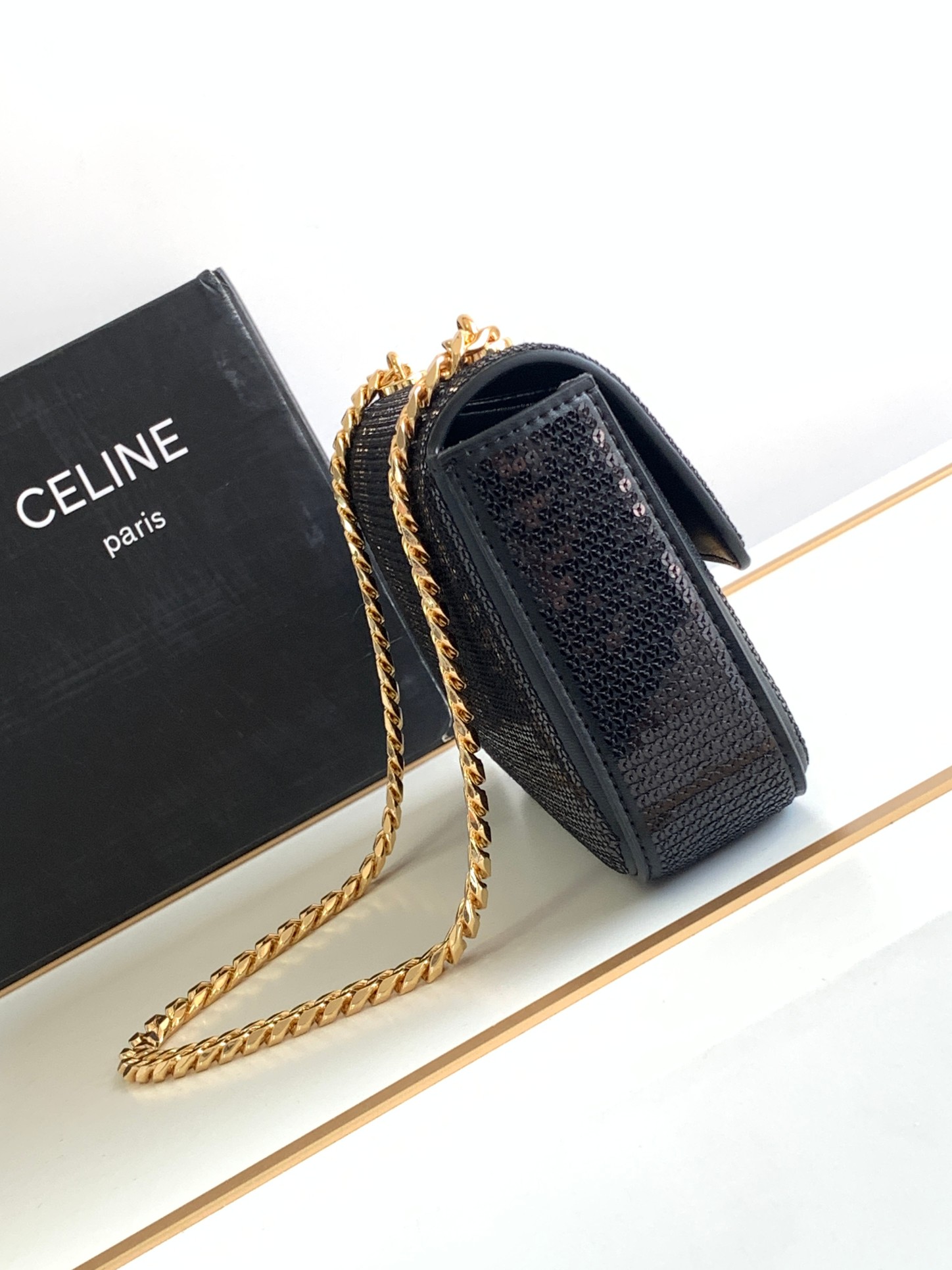 Bagsaaa Ce1i*e Chain Shoulder Bag Triomphe in black - 20.5 X 10.5 X 4