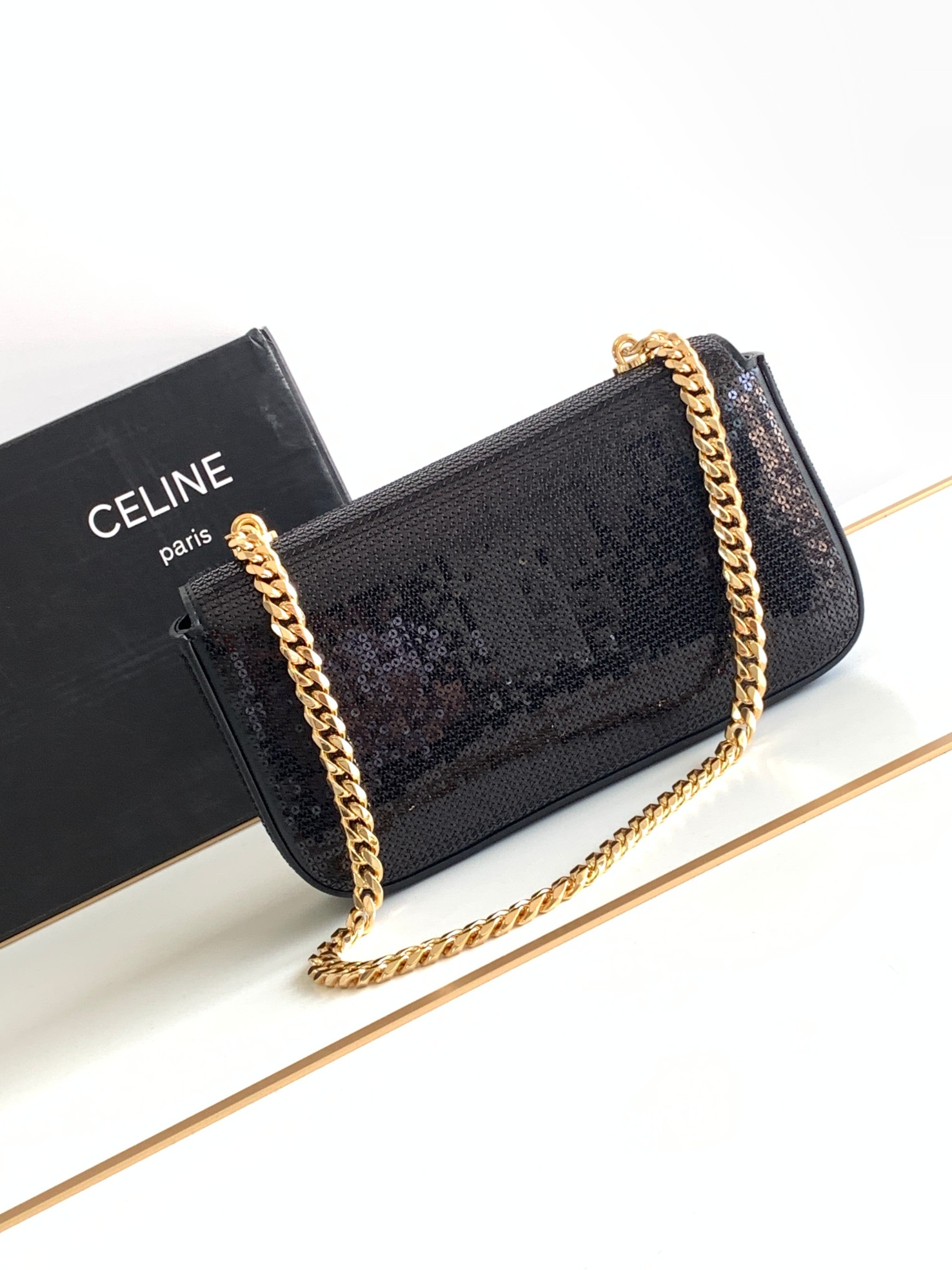 Bagsaaa Ce1i*e Chain Shoulder Bag Triomphe in black - 20.5 X 10.5 X 4