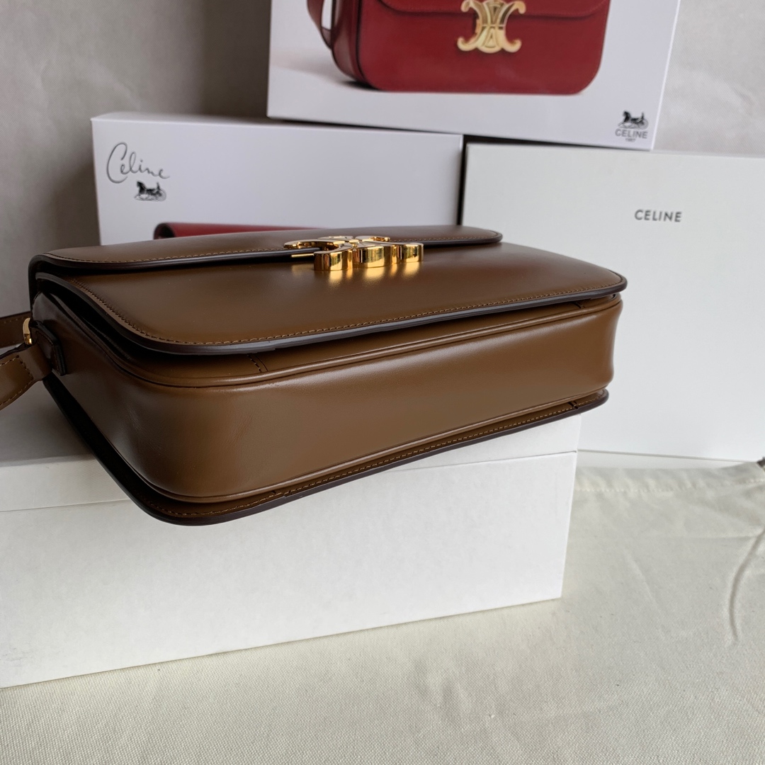 Bagsaaa Ce1i*e Classique Triomphe In shiny Calfskin Leather Brown - 25 X 18 X 7.5 cm