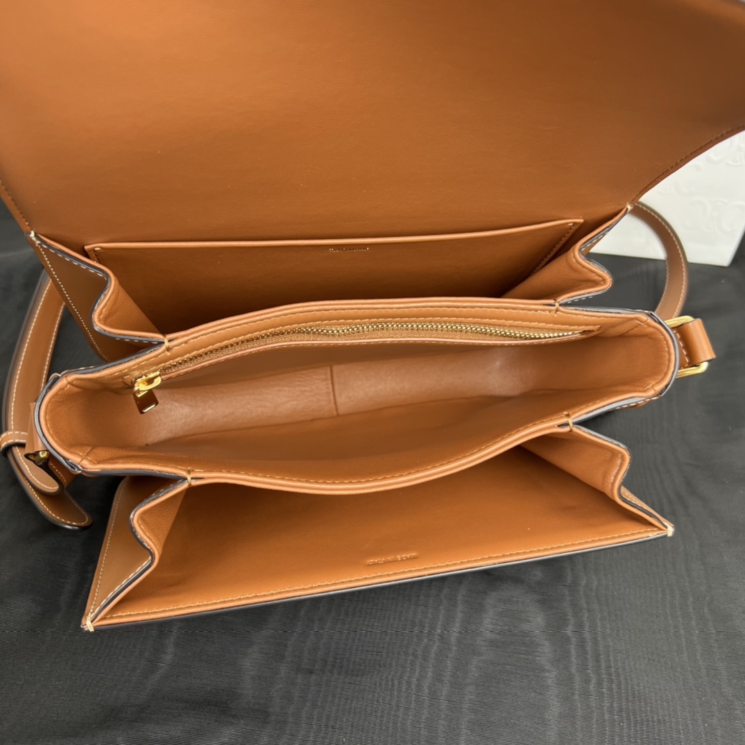 Bagsaaa Ce1i*e Classique Triomphe In shiny Calfskin Leather Brown - 22.5 X 16.5 X 7.5 cm