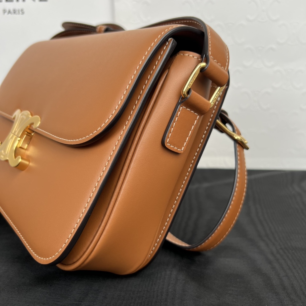 Bagsaaa Ce1i*e Classique Triomphe In shiny Calfskin Leather Brown - 22.5 X 16.5 X 7.5 cm