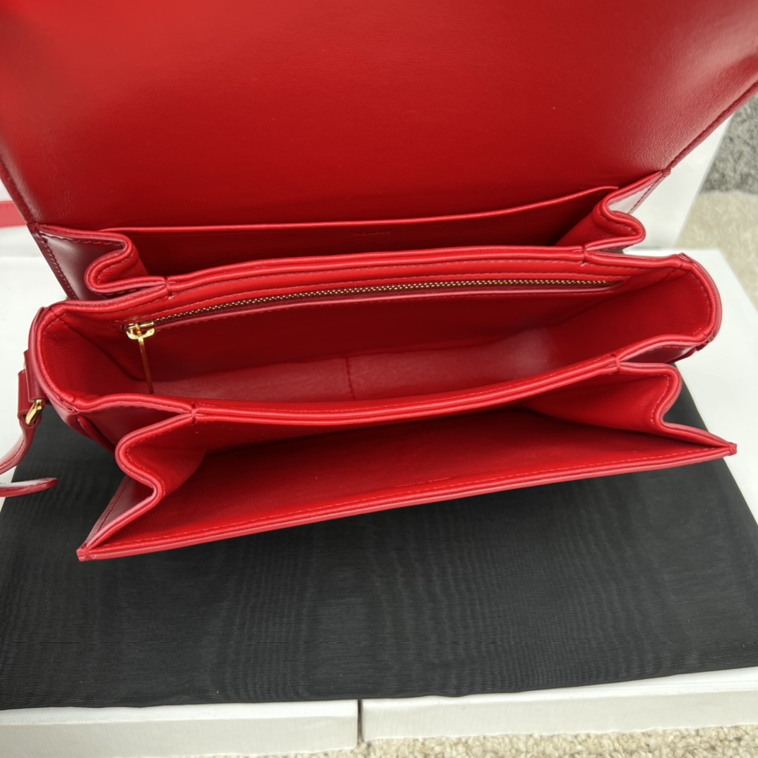Bagsaaa Ce1i*e Classique Triomphe In shiny Calfskin Leather Red - 22.5 X 16.5 X 7.5 cm