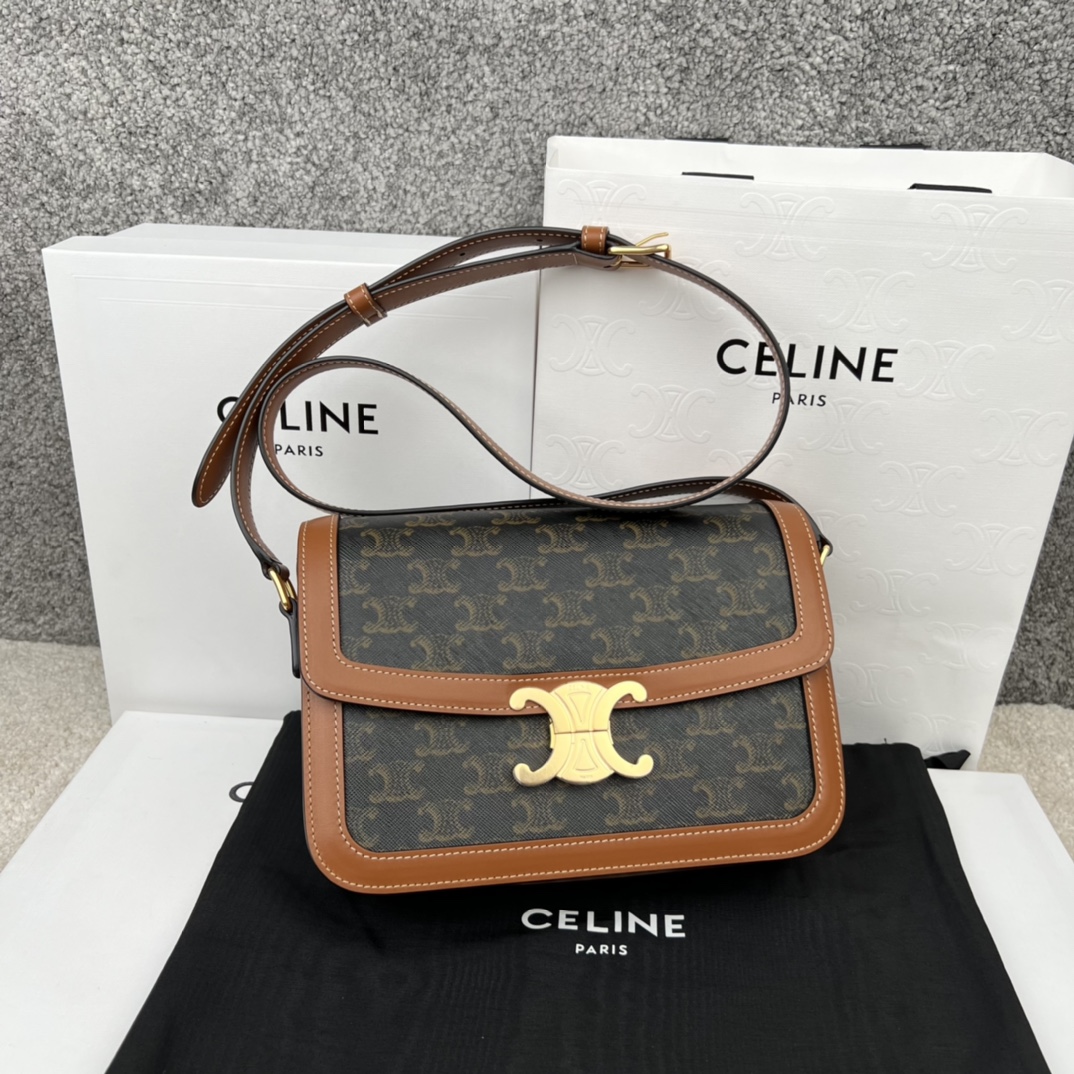 Bagsaaa Ce1i*e Classique Triomphe In shiny Calfskin Leather Black - 22.5 X 16.5 X 7.5 cm